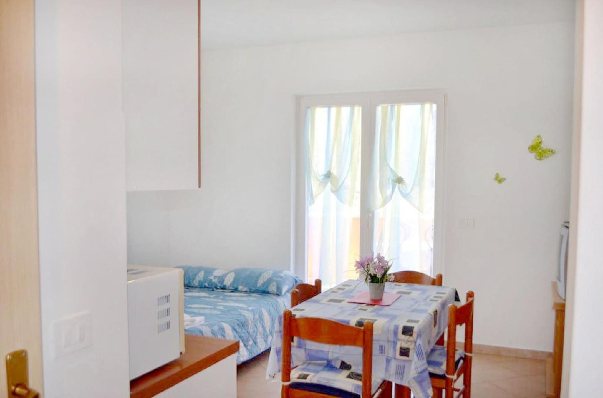 Apartment near the beach with garden