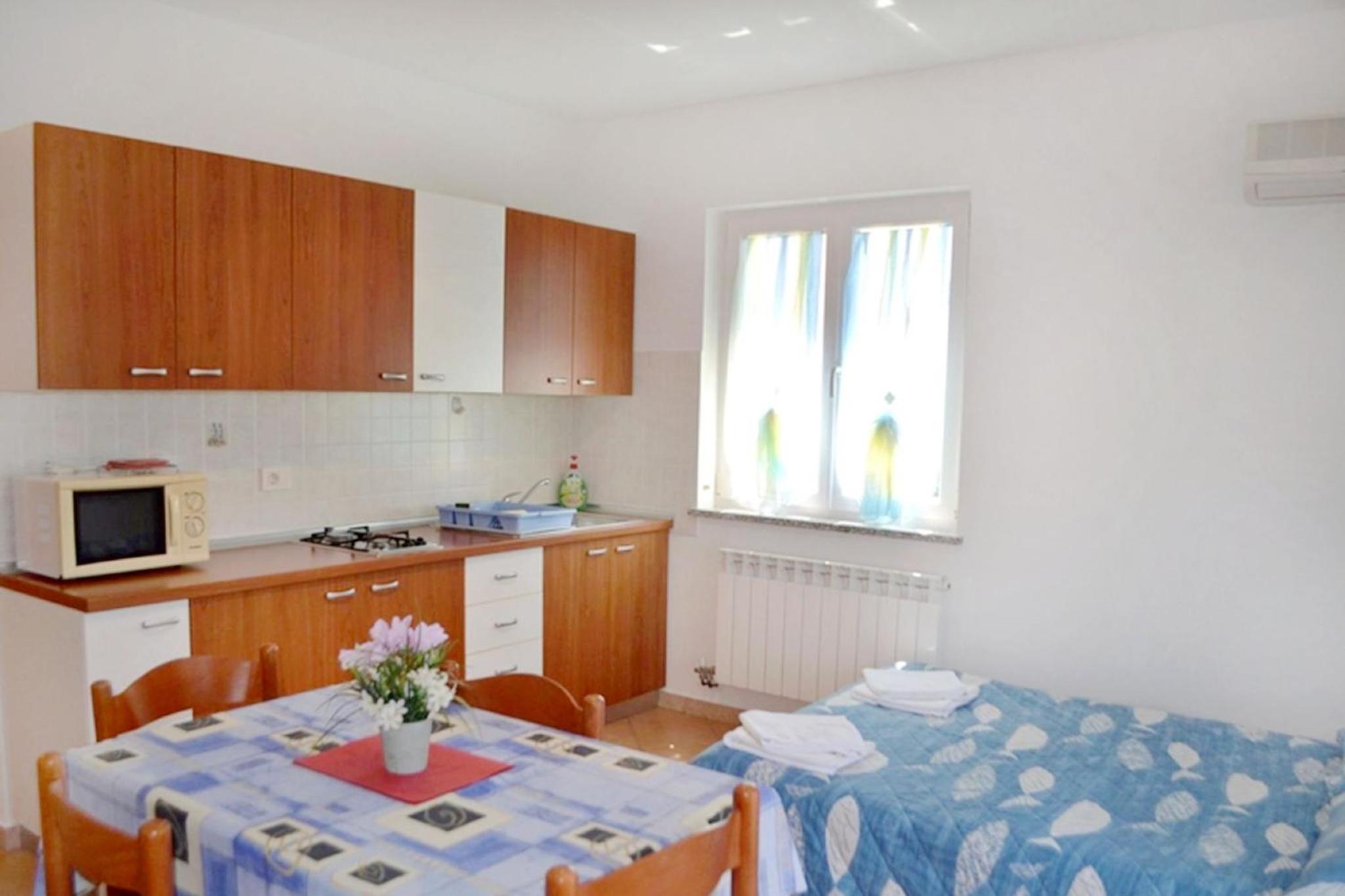 Apartment near the beach with garden