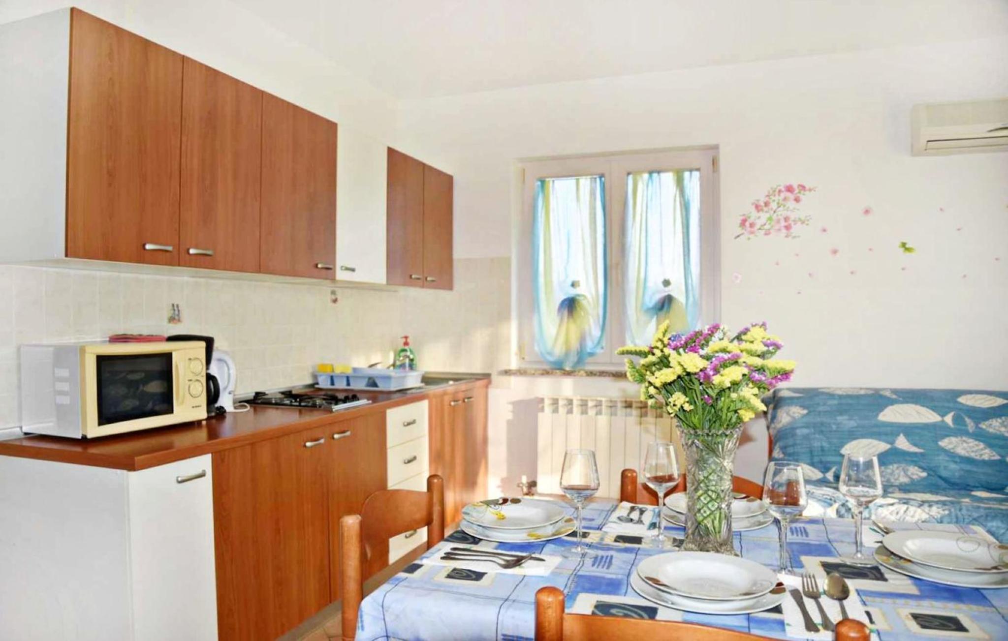 Apartment near the beach with garden