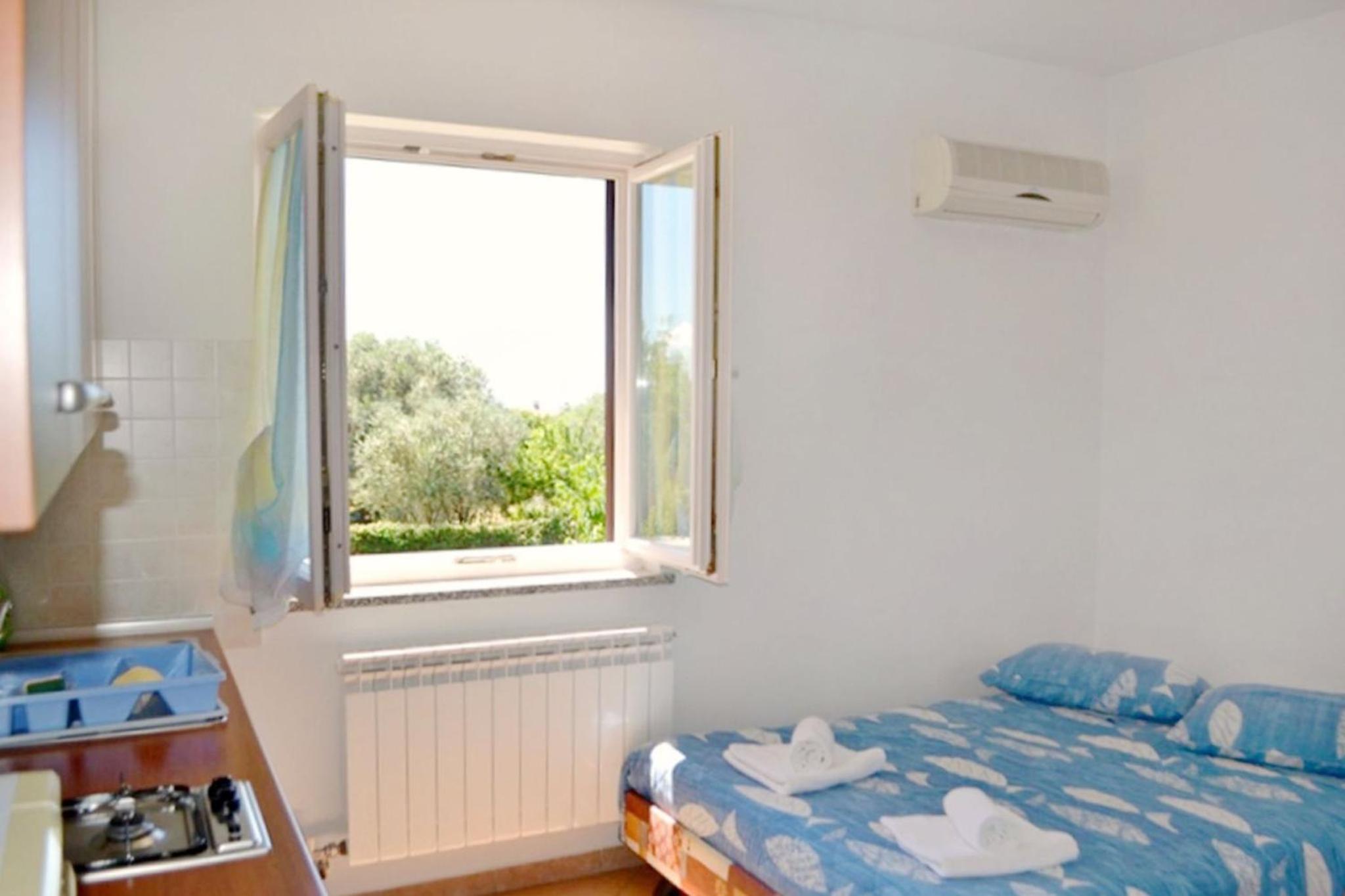 Apartment near the beach with garden