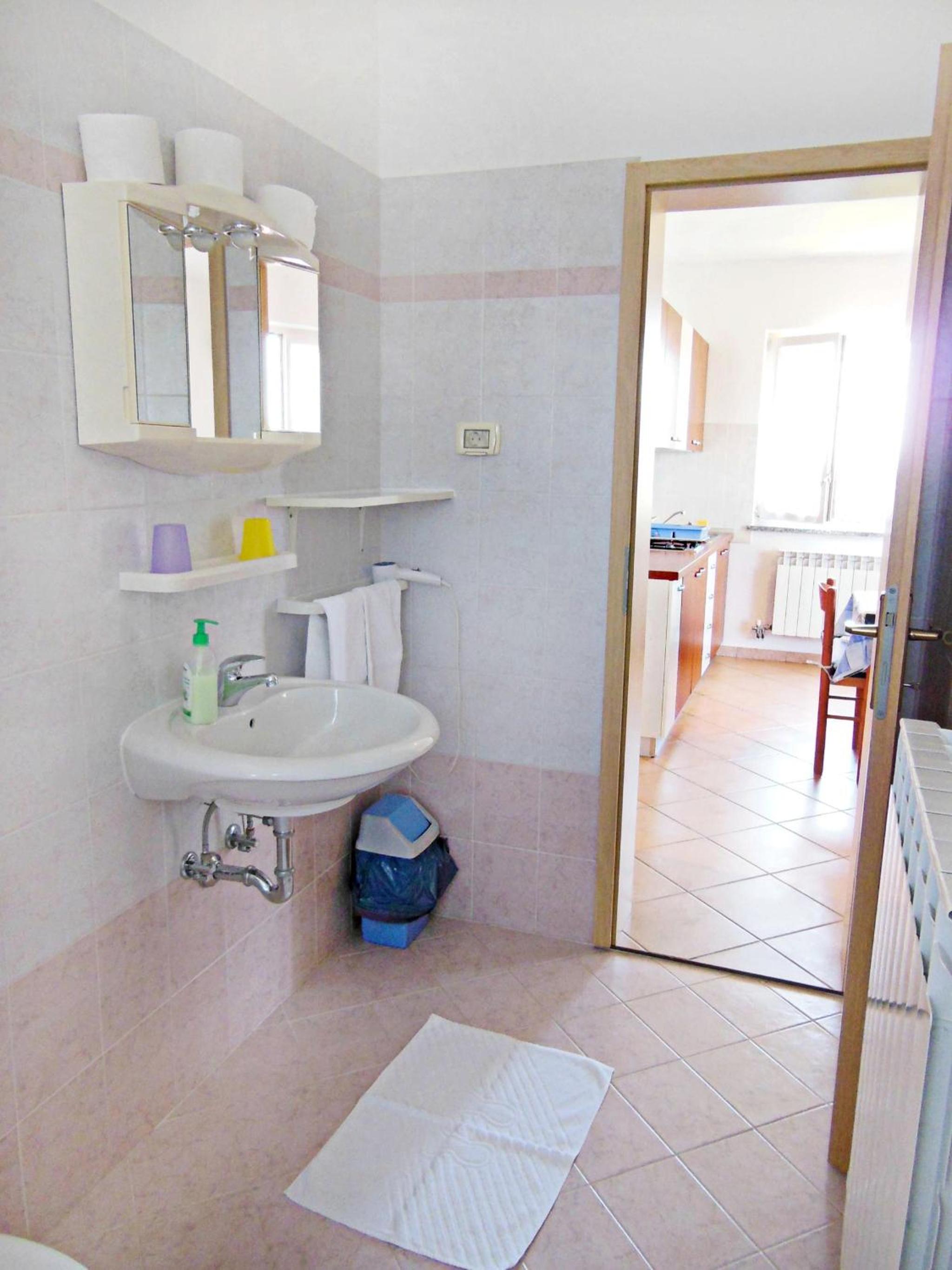 Apartment near the beach with garden