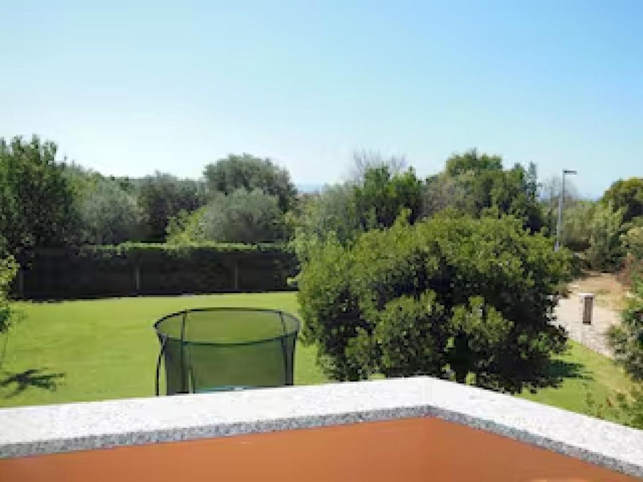 Apartment near the beach with garden