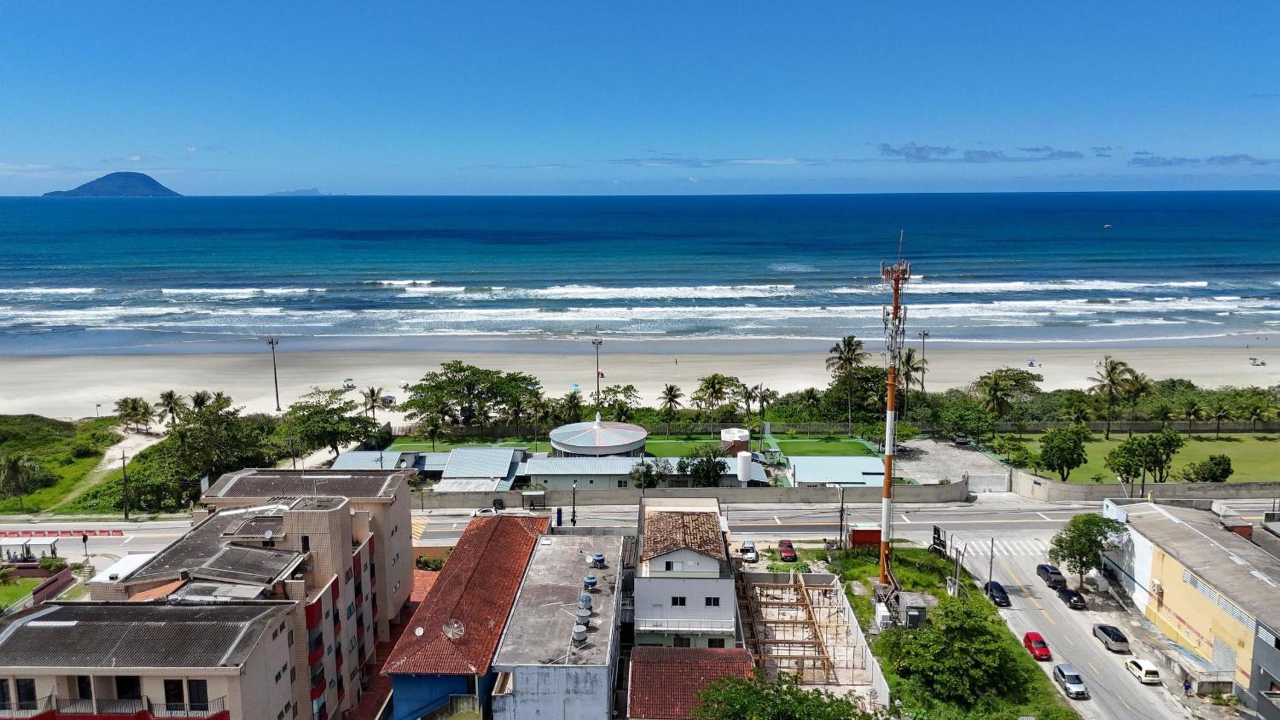 Casa a 200m da Praia com Piscina Privativa e Churrasqueira em Boraceia