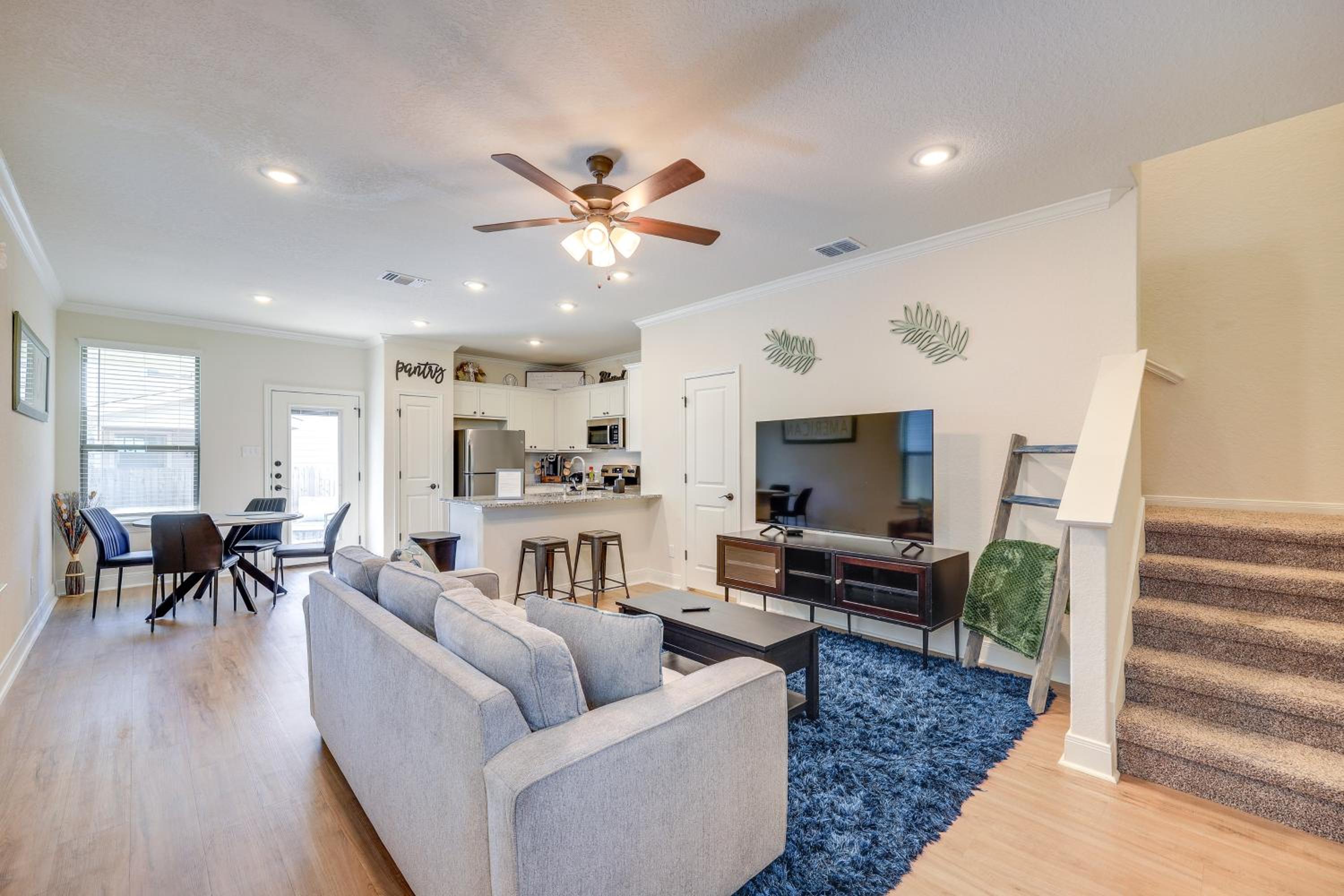 7 Mi to Lackland AFB Family Home with Patio and Yard!
