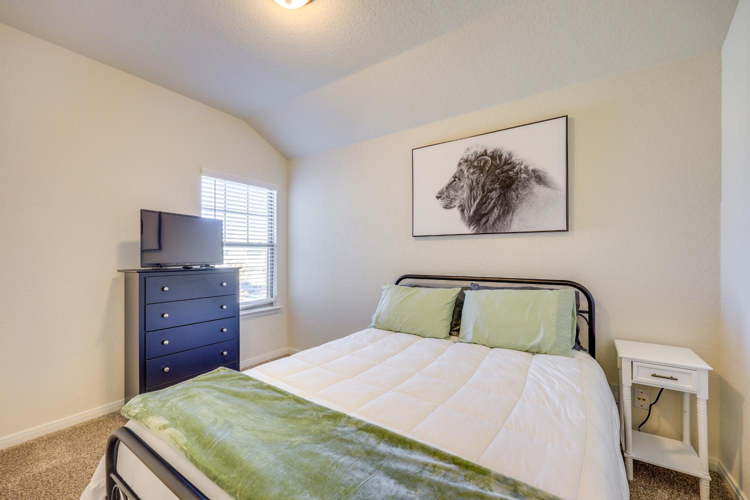 7 Mi to Lackland AFB Family Home with Patio and Yard!
