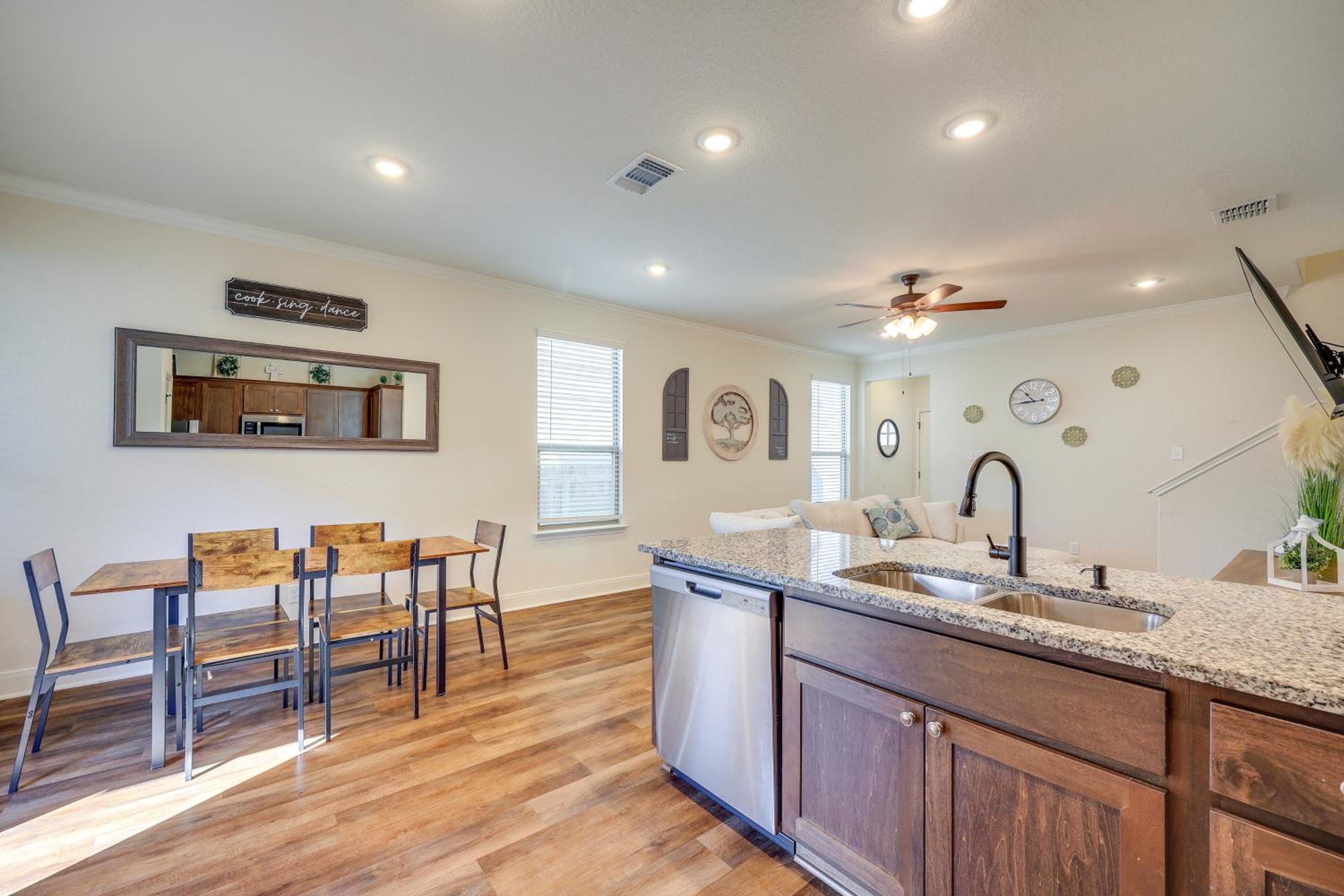 Shop, Dine and Explore San Antonio Family Retreat!