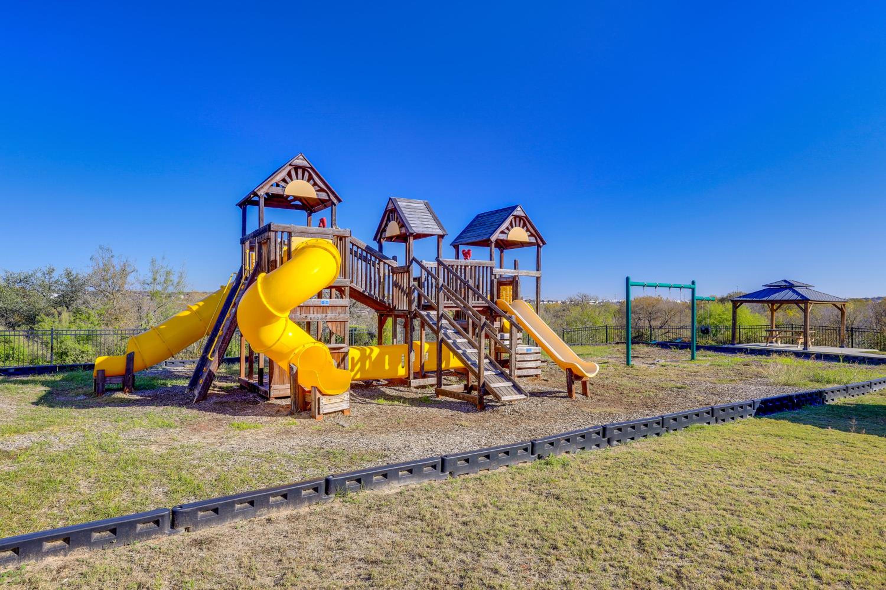 Shop, Dine and Explore San Antonio Family Retreat!