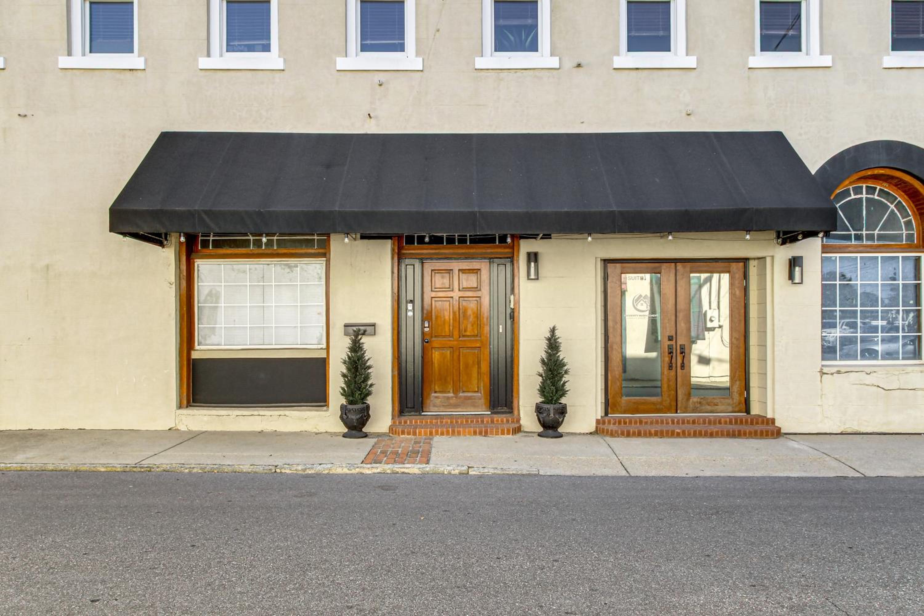 New York-Style Loft on Main St Dtwn Enterprise
