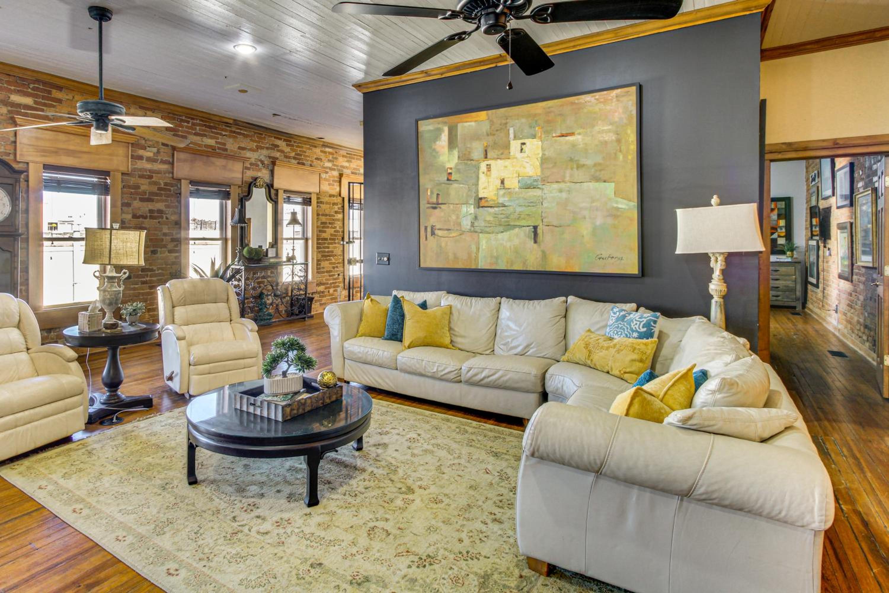 New York-Style Loft on Main St Dtwn Enterprise