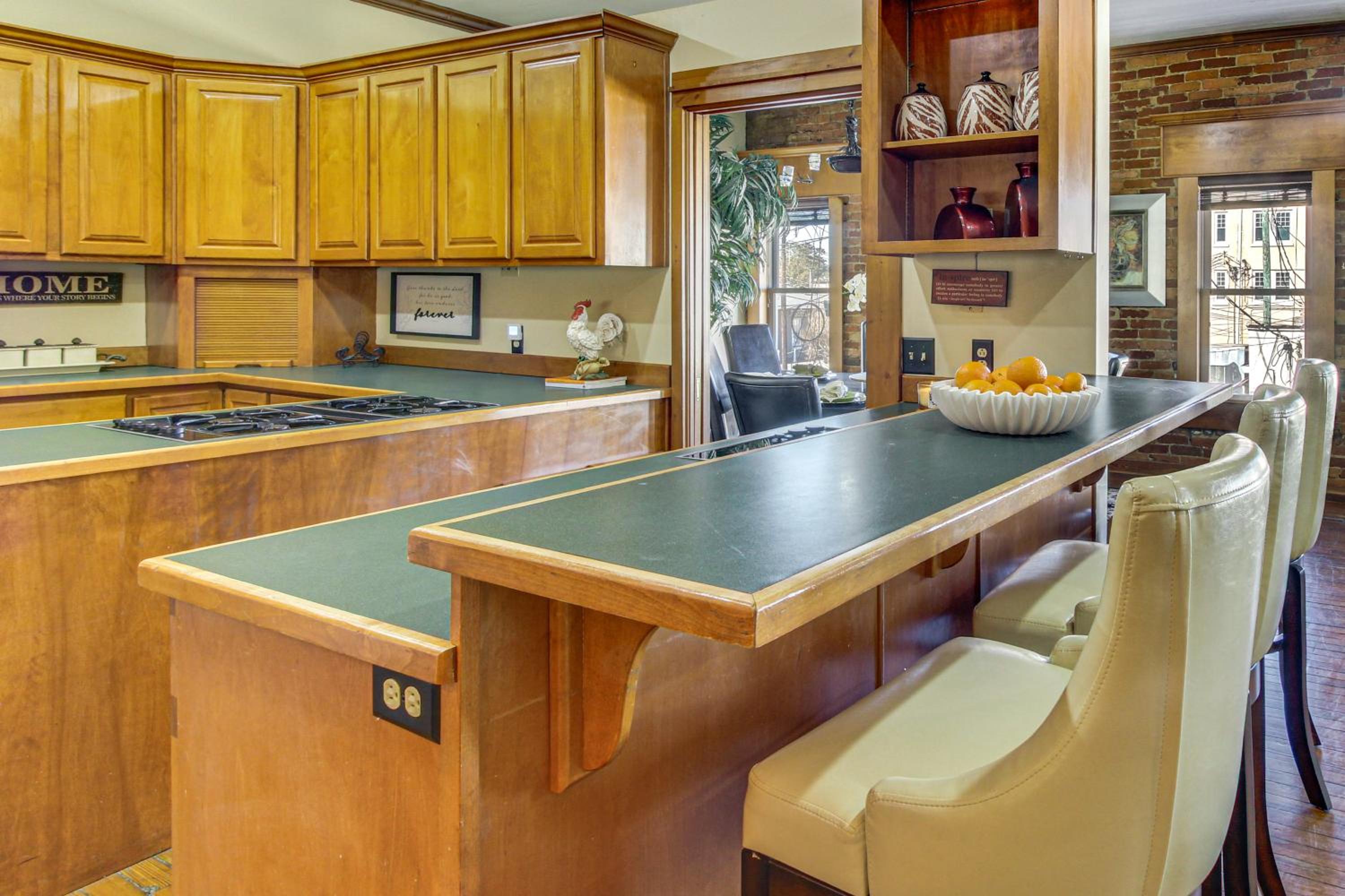 New York-Style Loft on Main St Dtwn Enterprise