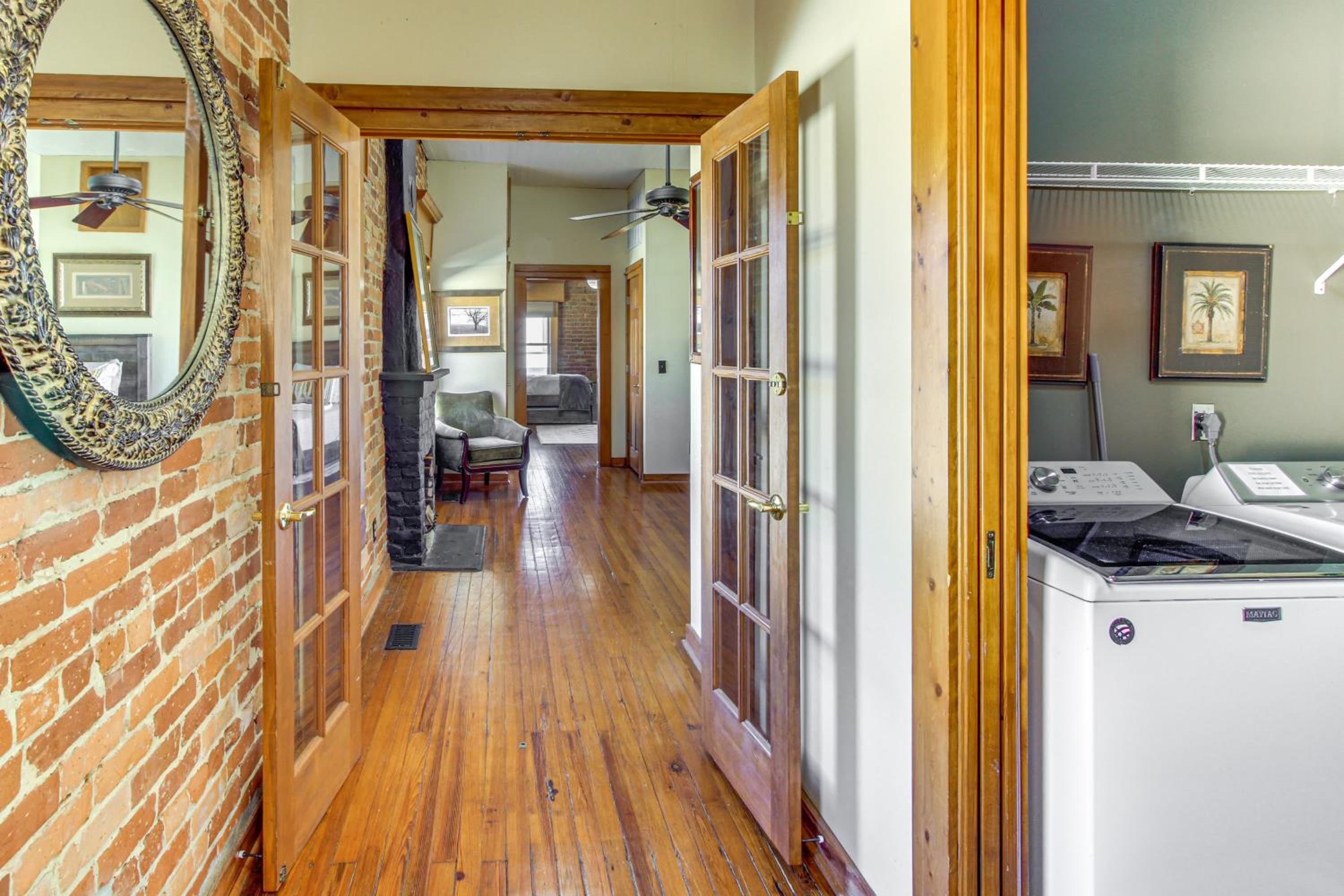 New York-Style Loft on Main St Dtwn Enterprise