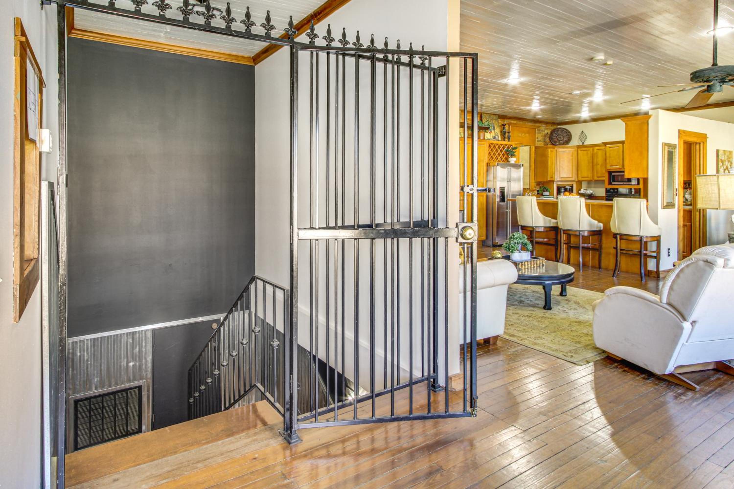 New York-Style Loft on Main St Dtwn Enterprise