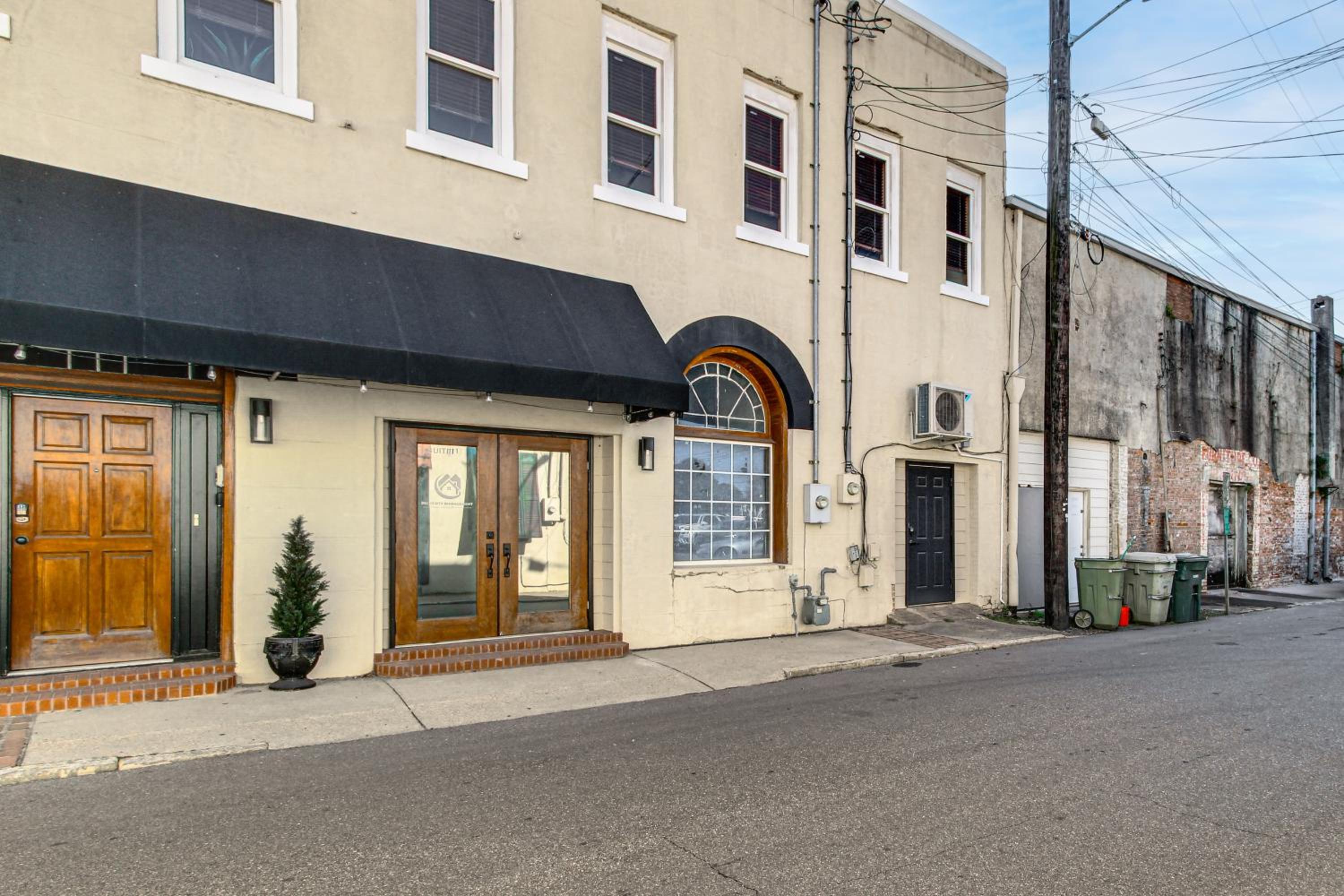 New York-Style Loft on Main St Dtwn Enterprise