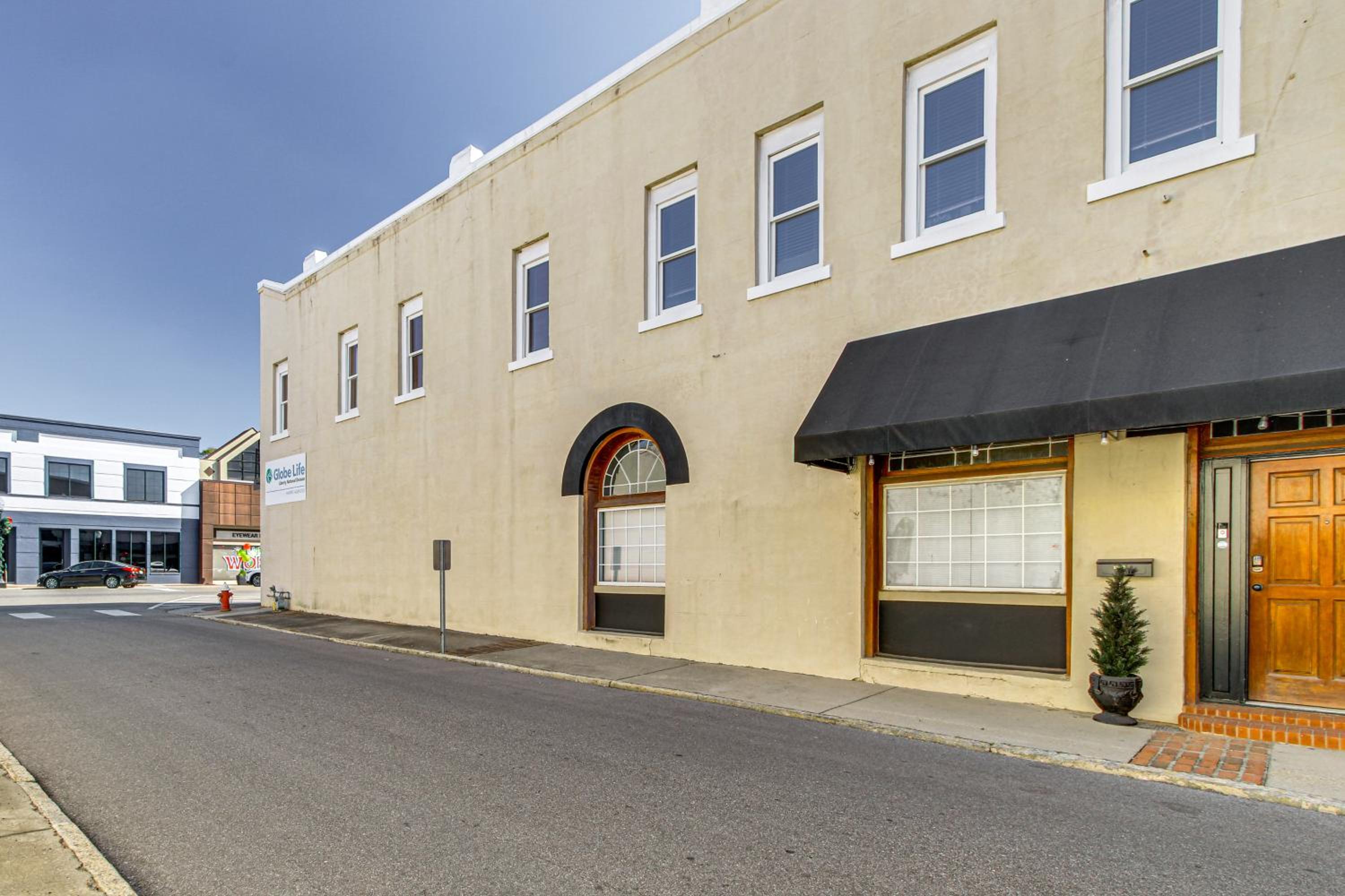 New York-Style Loft on Main St Dtwn Enterprise