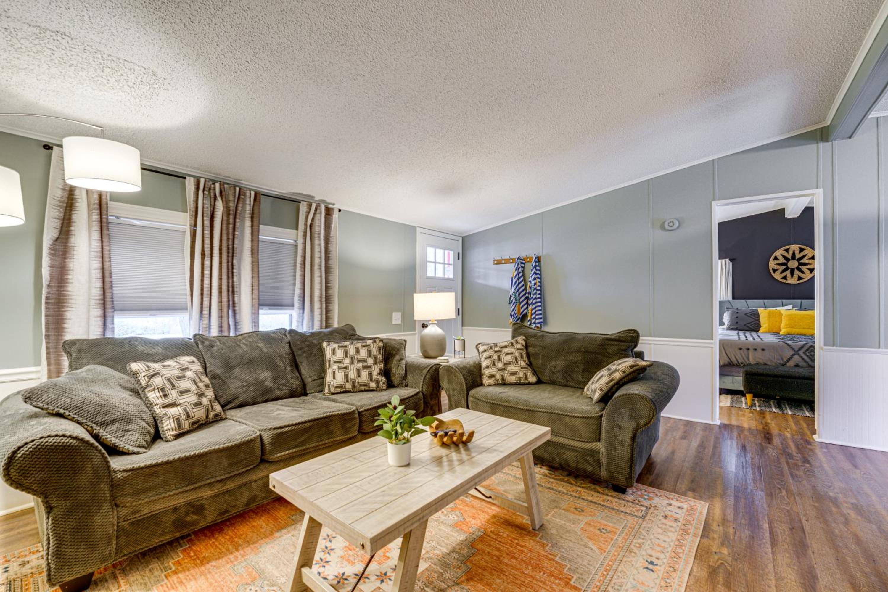 6 Mi to State Harbor! Stylish Port Austin Home