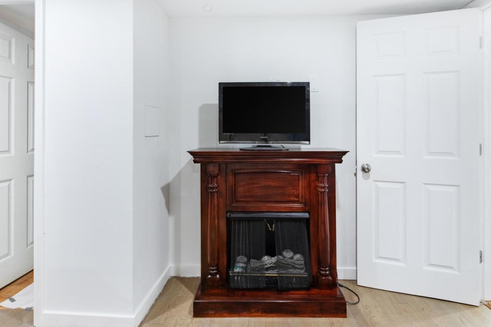 Orange NJ 2BR Duplex | Walk to Train + 2BA