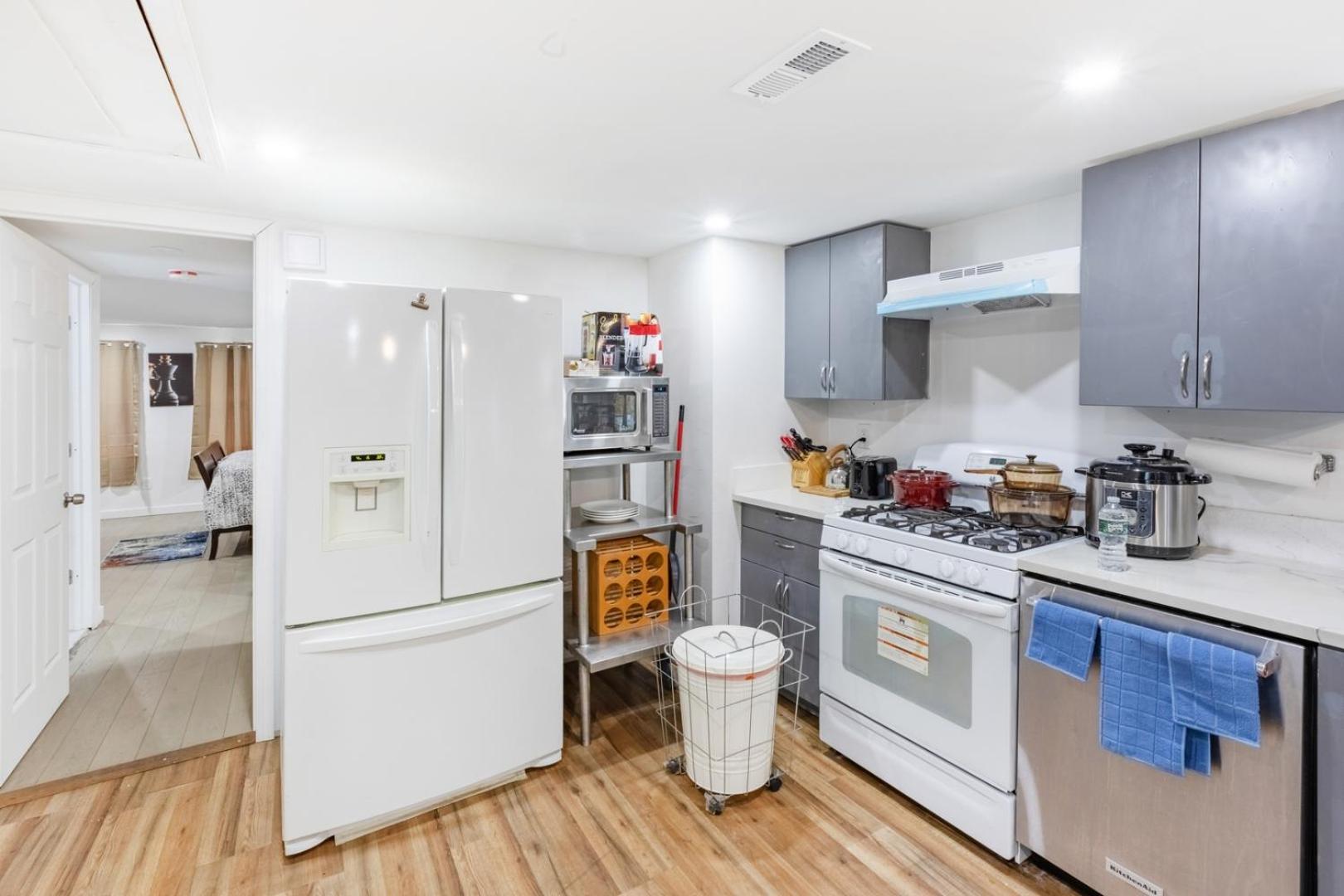 Orange NJ 2BR Duplex | Walk to Train + 2BA