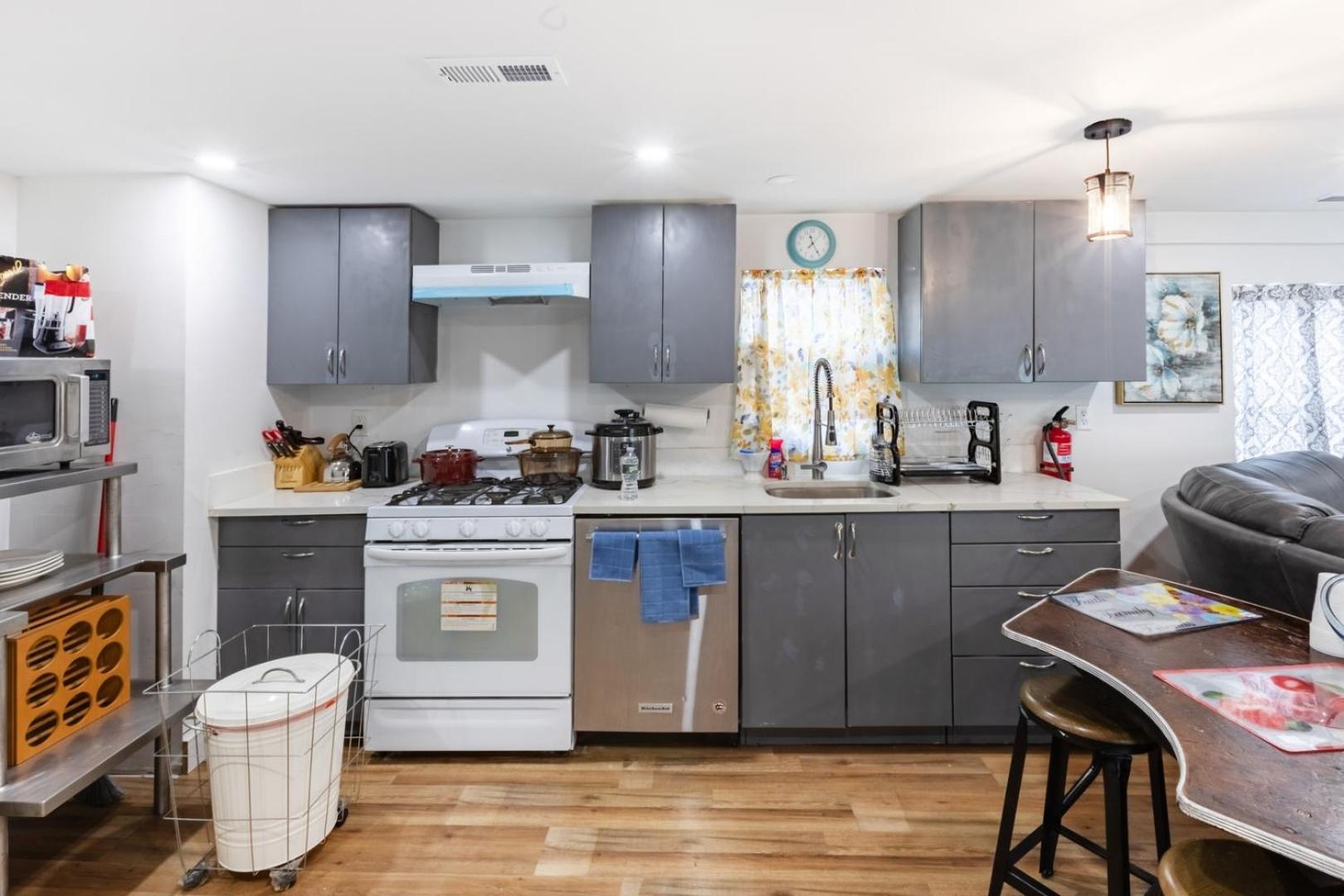 Orange NJ 2BR Duplex | Walk to Train + 2BA