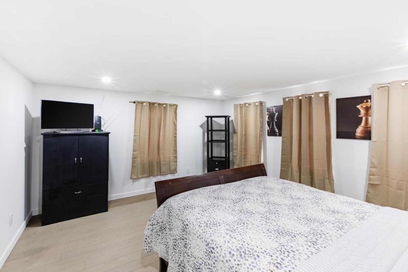 Orange NJ 2BR Duplex | Walk to Train + 2BA