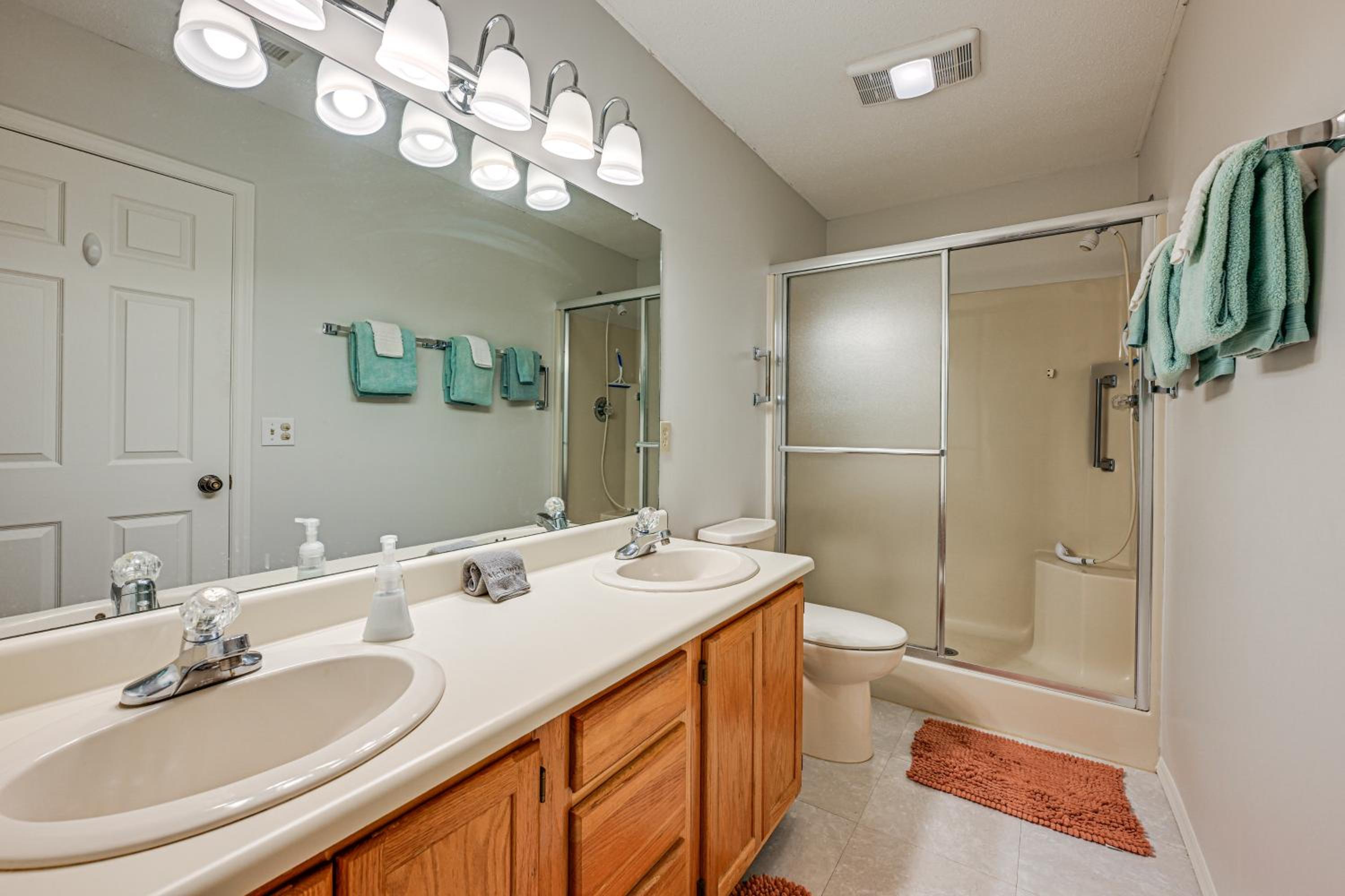 Golf Course and Mtn Views Franklin Family Condo