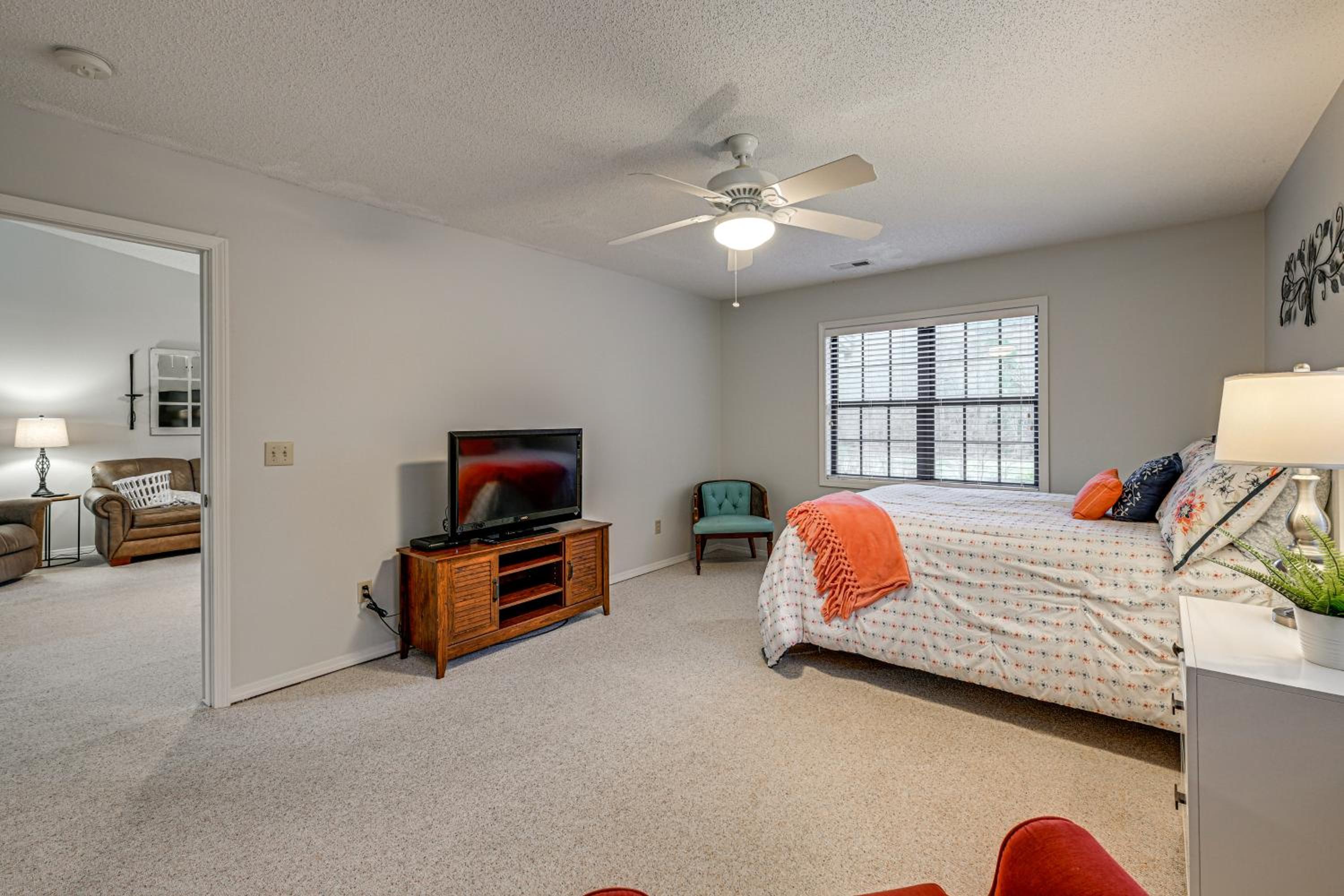 Golf Course and Mtn Views Franklin Family Condo