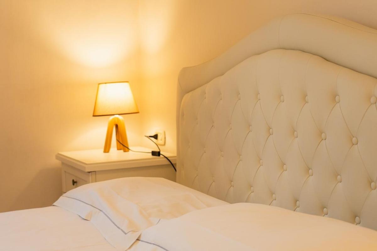 Emilia Suite Home