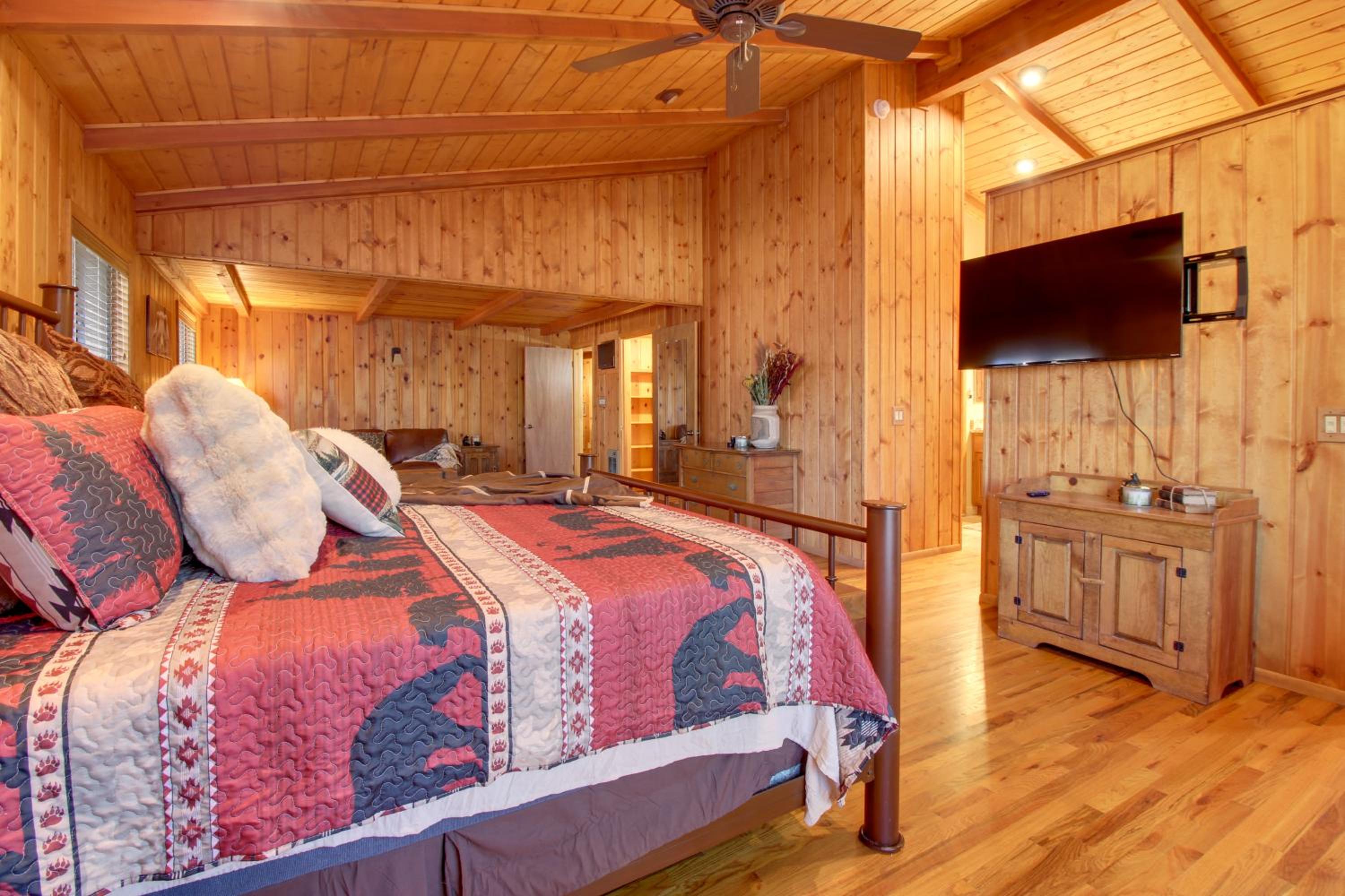 Bears Den 2 Mi to Pinetop CC Ski, Sled, Hike!