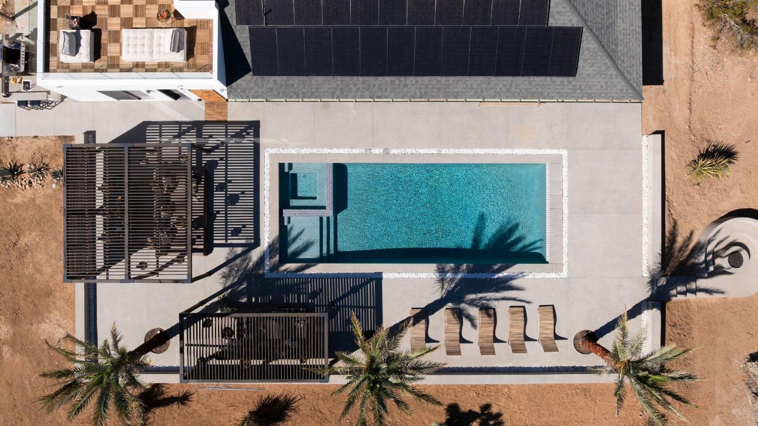 Iconic 6BR Desert Retreat w Pool Pickleball Fire Pit Joshua Tree Mansion by AvantStay