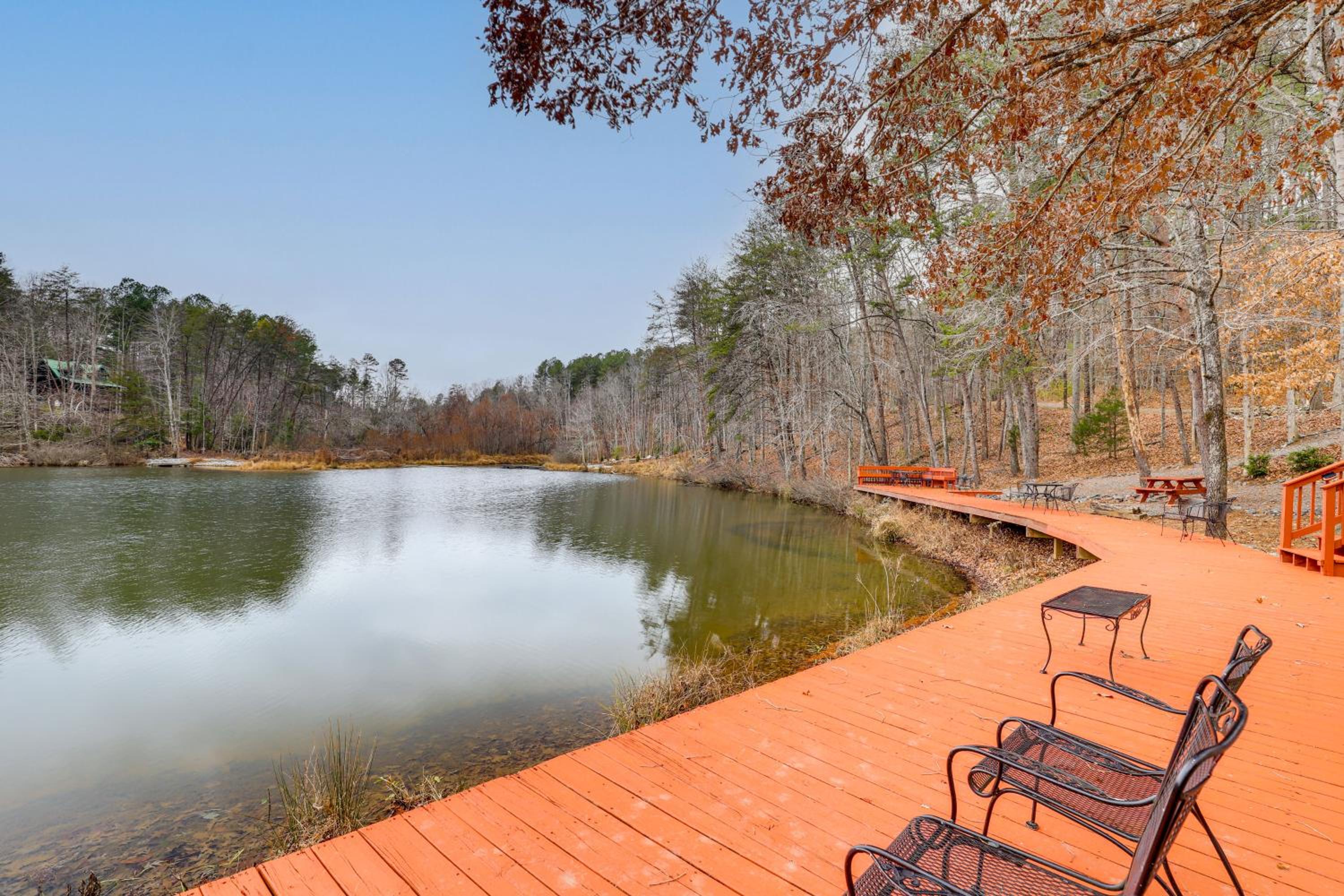 Views and Lake Access Secluded Cabin Escape in Nebo