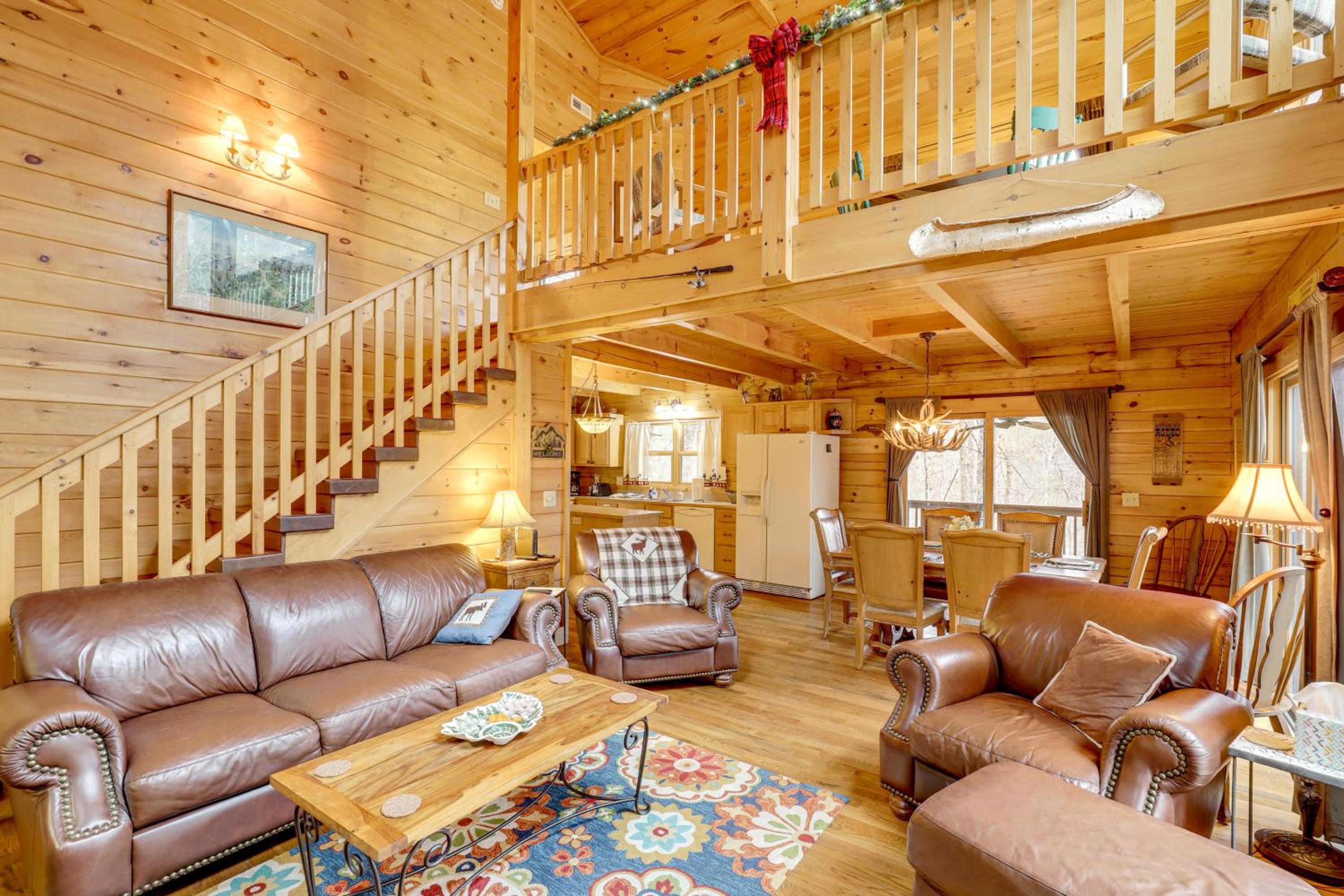 Views and Lake Access Secluded Cabin Escape in Nebo