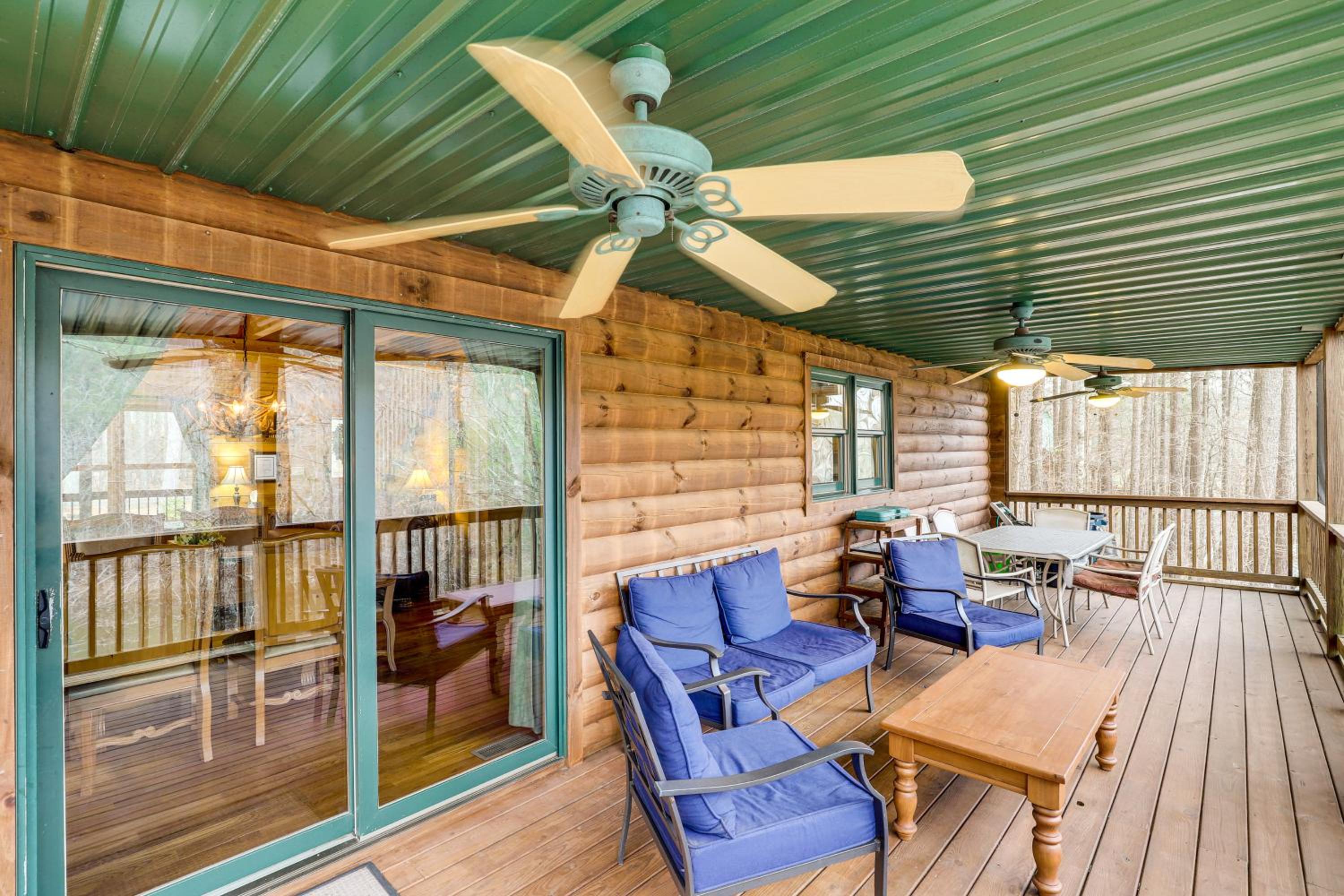 Views and Lake Access Secluded Cabin Escape in Nebo