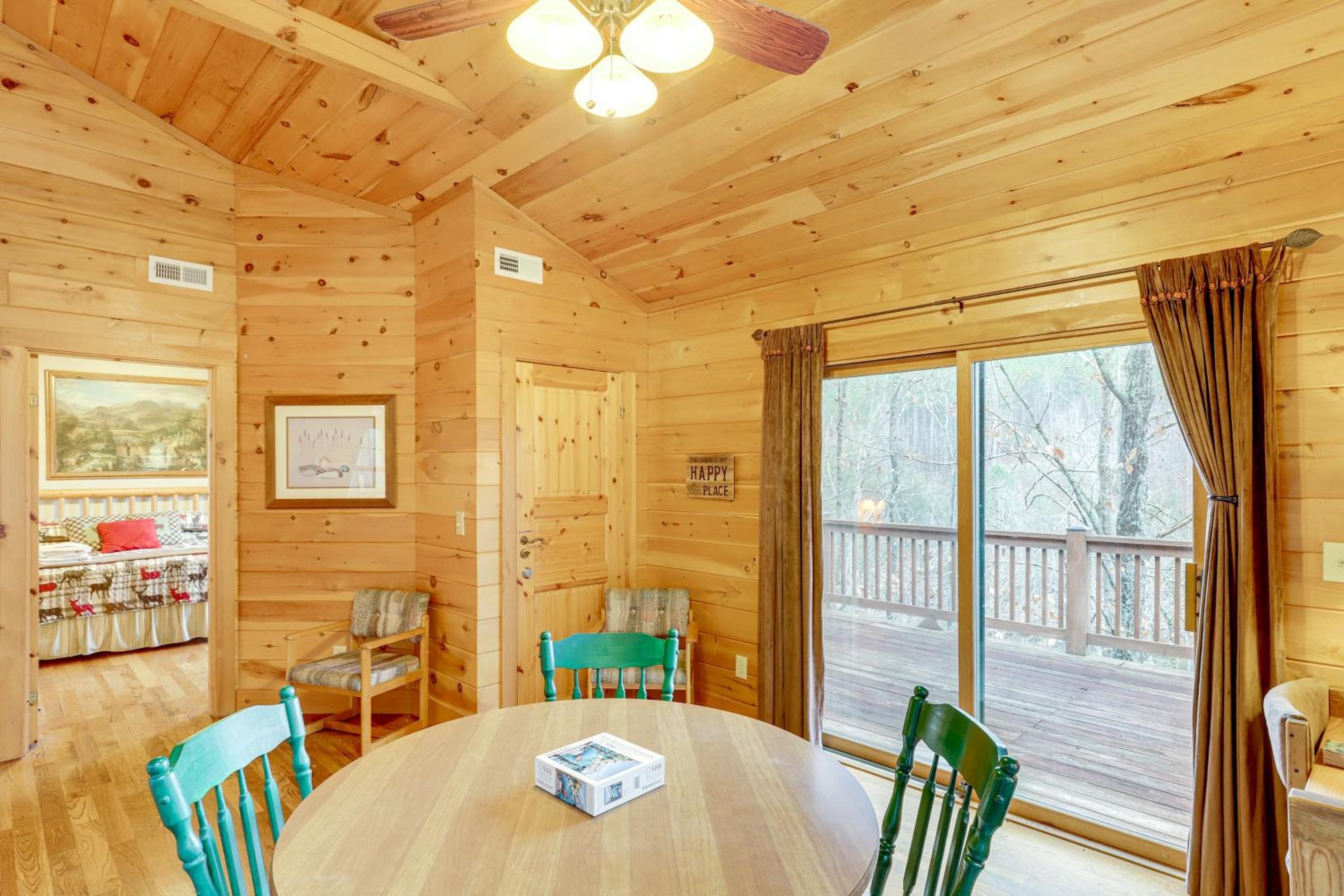 Views and Lake Access Secluded Cabin Escape in Nebo