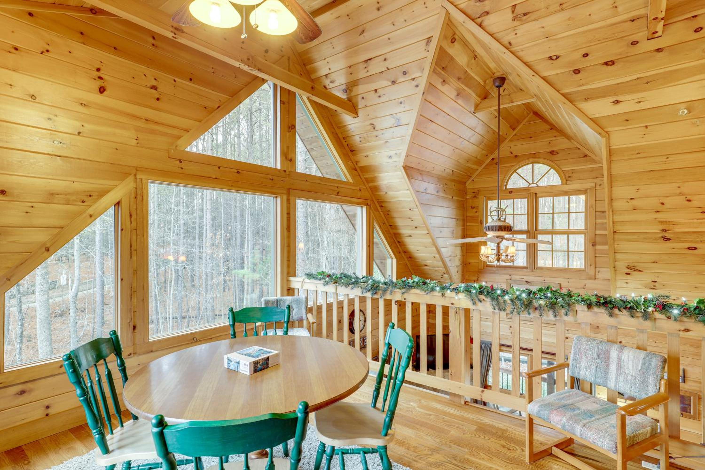 Views and Lake Access Secluded Cabin Escape in Nebo