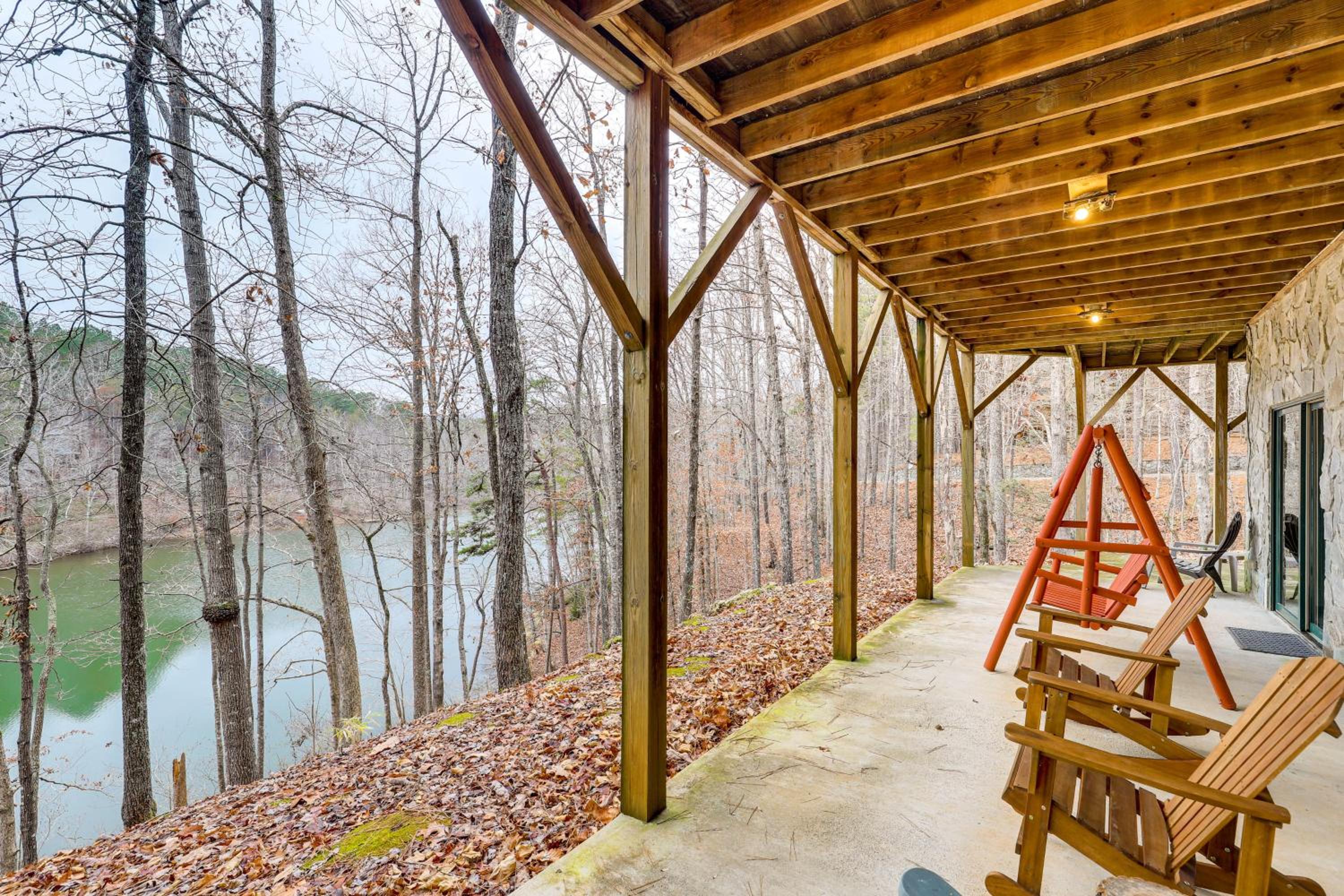 Views and Lake Access Secluded Cabin Escape in Nebo