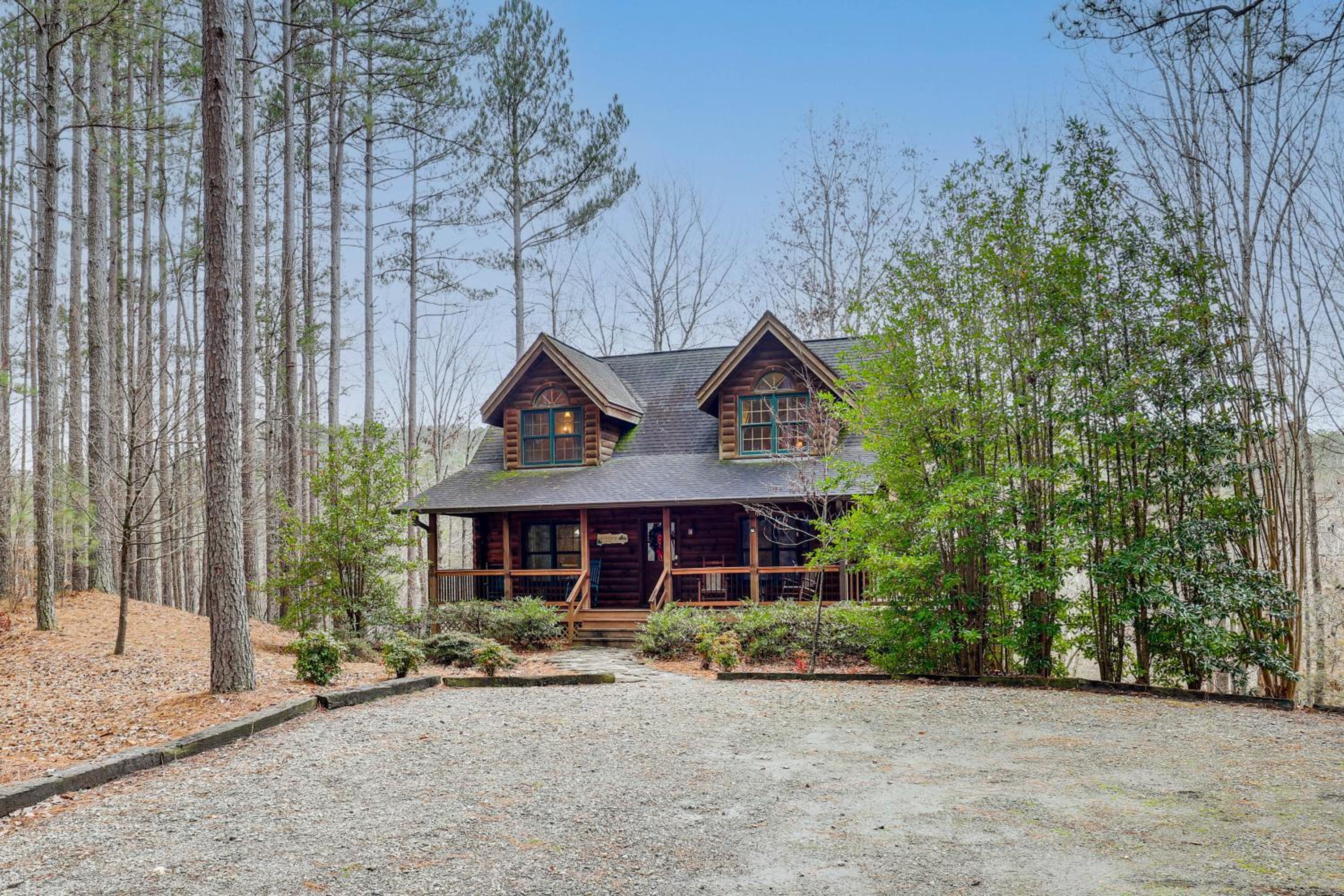Views and Lake Access Secluded Cabin Escape in Nebo