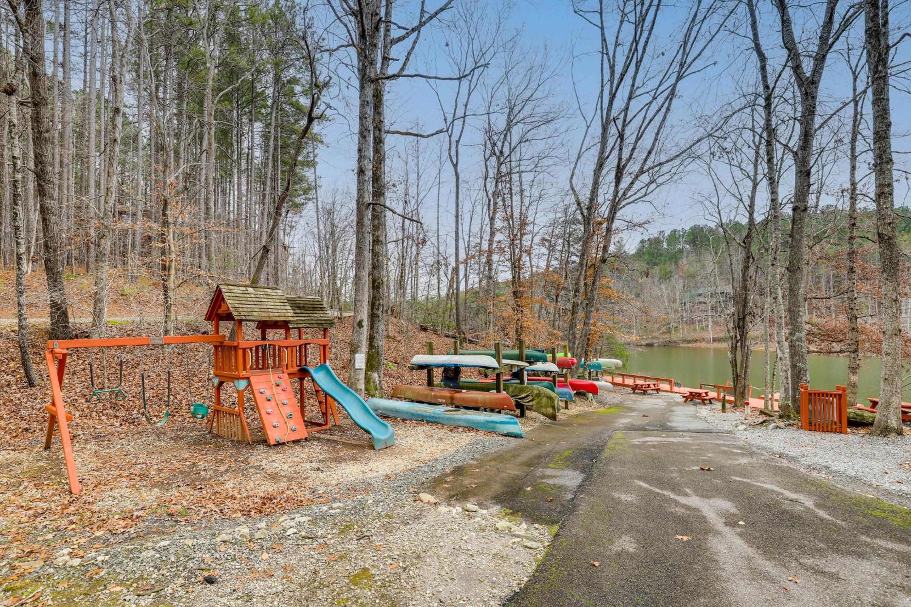Views and Lake Access Secluded Cabin Escape in Nebo