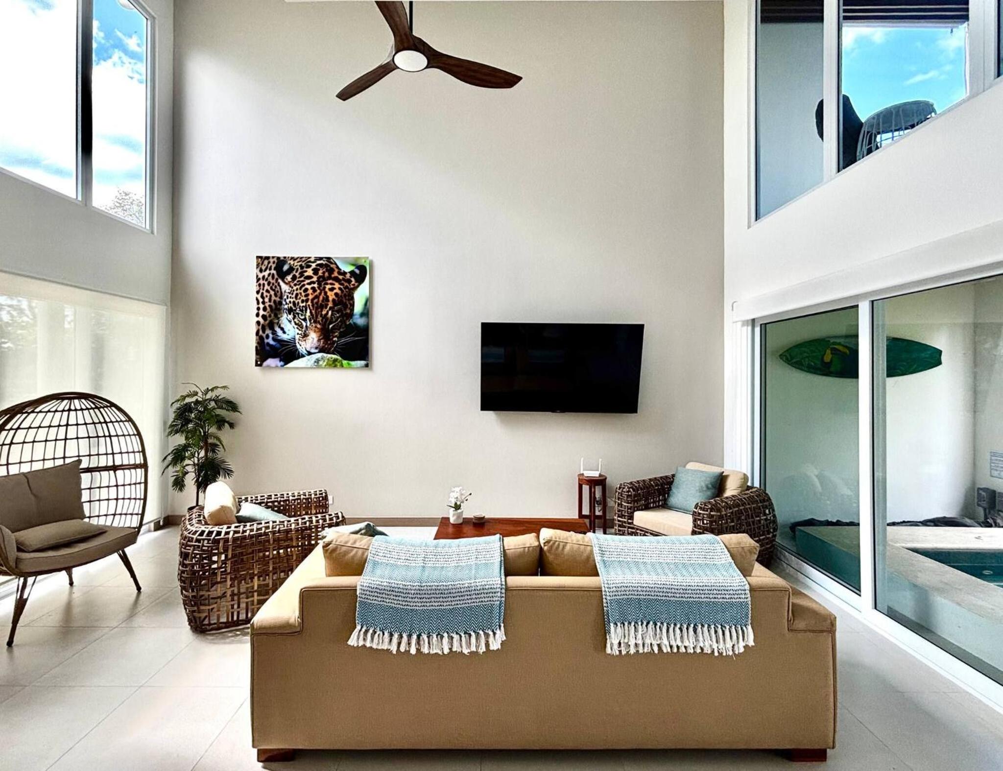 New 4BDR Ocean Mountain View Villa - Mar a Mar
