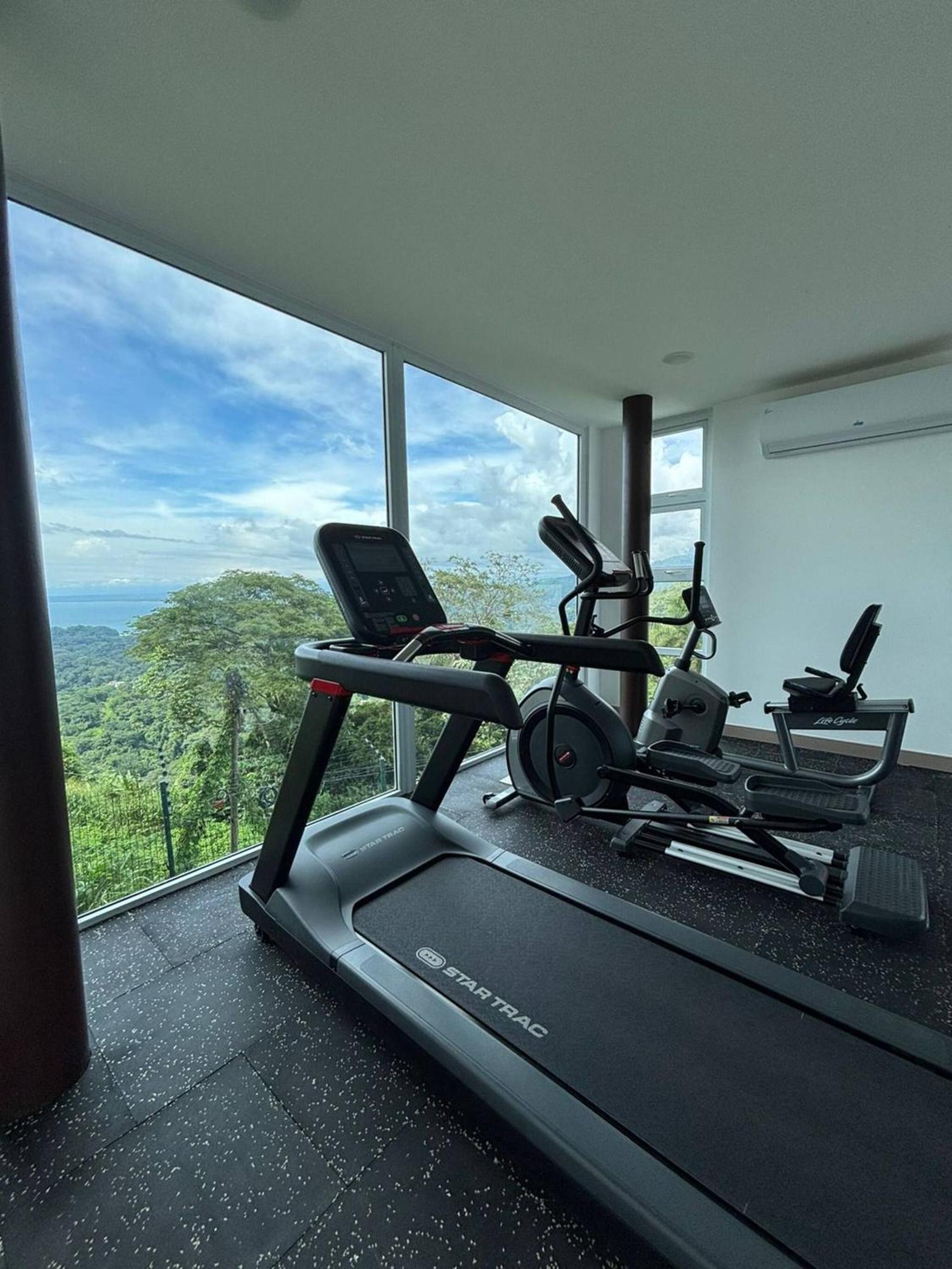 New 4BDR Ocean Mountain View Villa - Mar a Mar