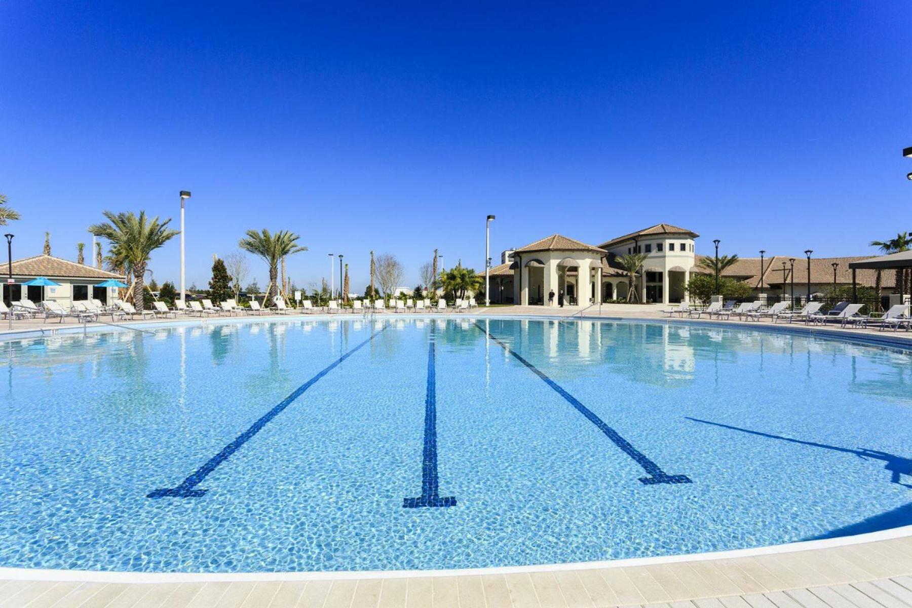 Luxury 4BR Villa w Pool Near Disney Parks