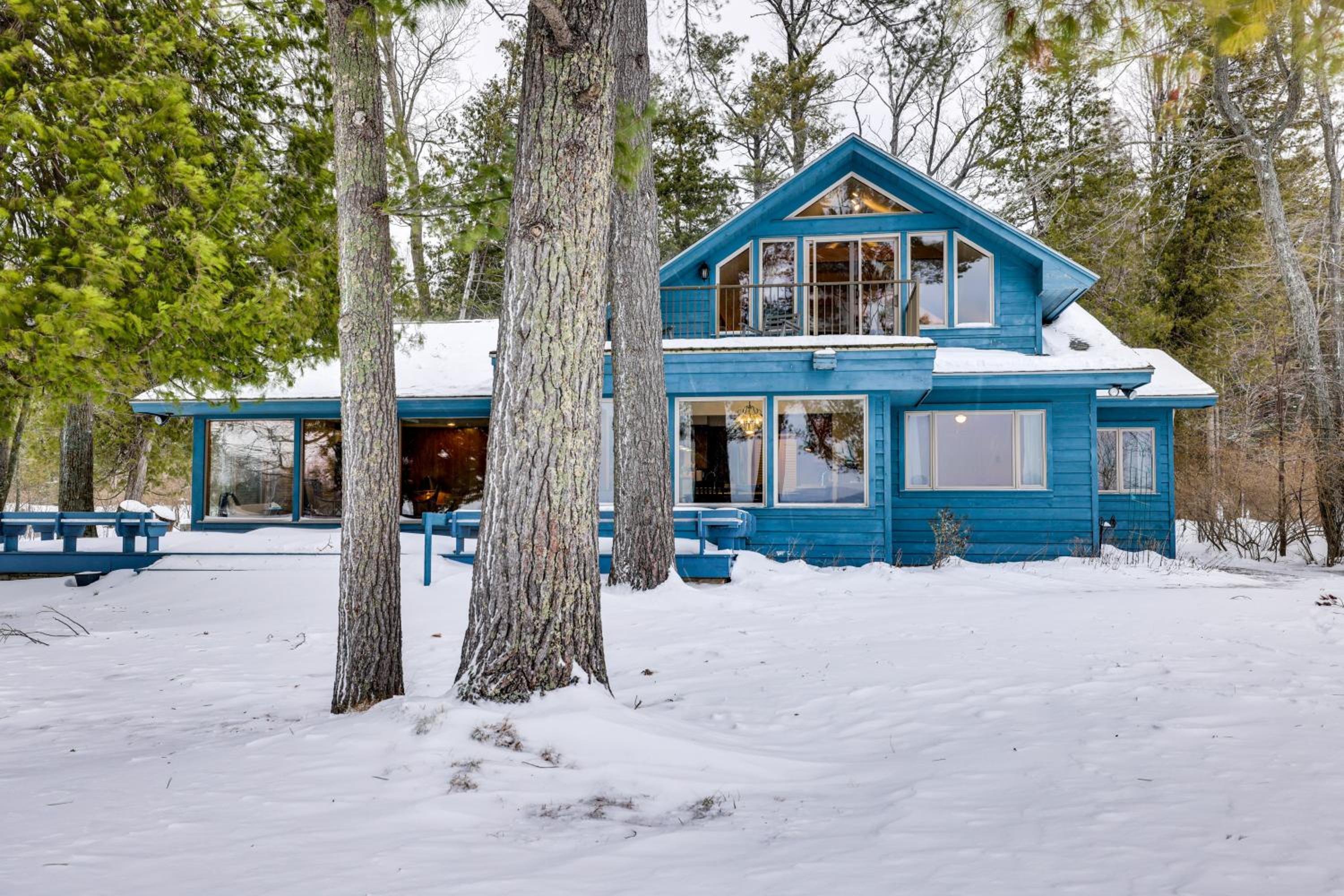 about 4,000 Sq Ft Cabin on Glen Lake Deck and Views!