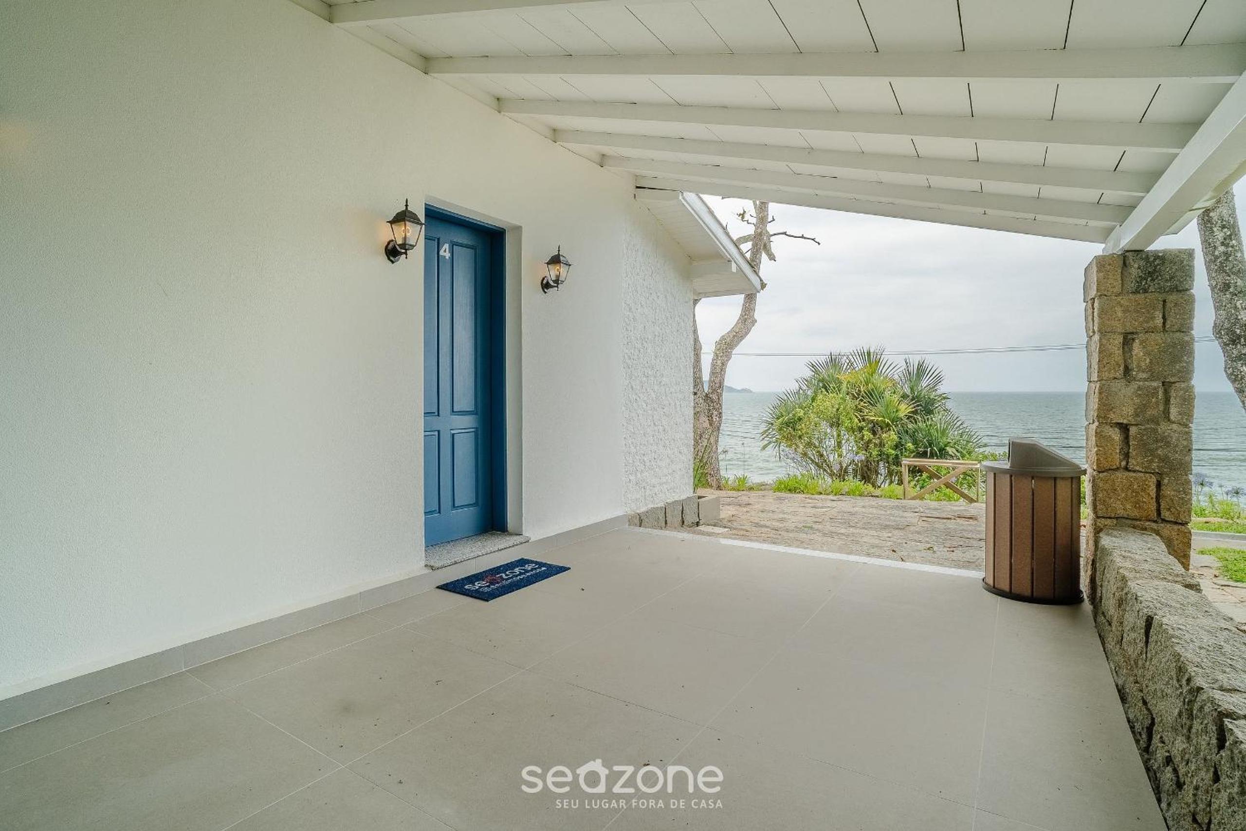 Beachfront condominium in Morro das Pedras - FTSs