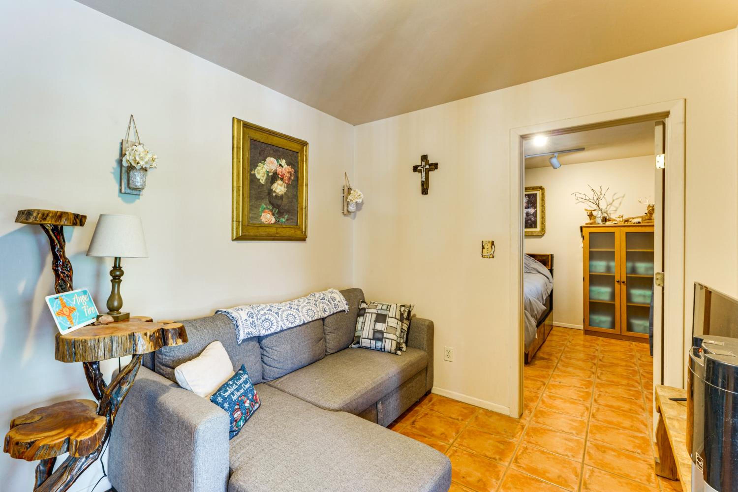 3 Mi to Angel Fire Resort! Quaint Apt on 2 Acres