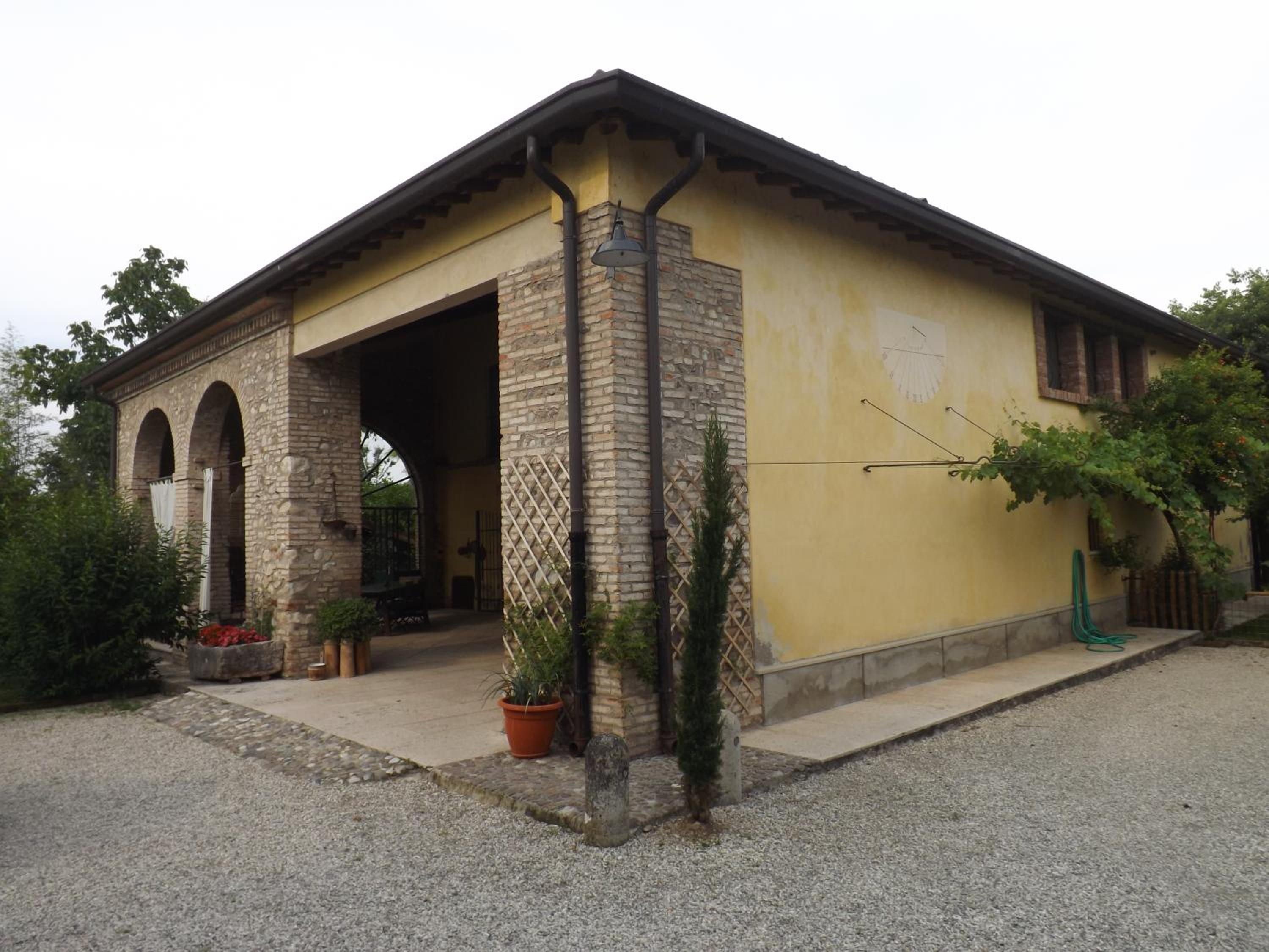 B&B Ai Tre Confini view 3
