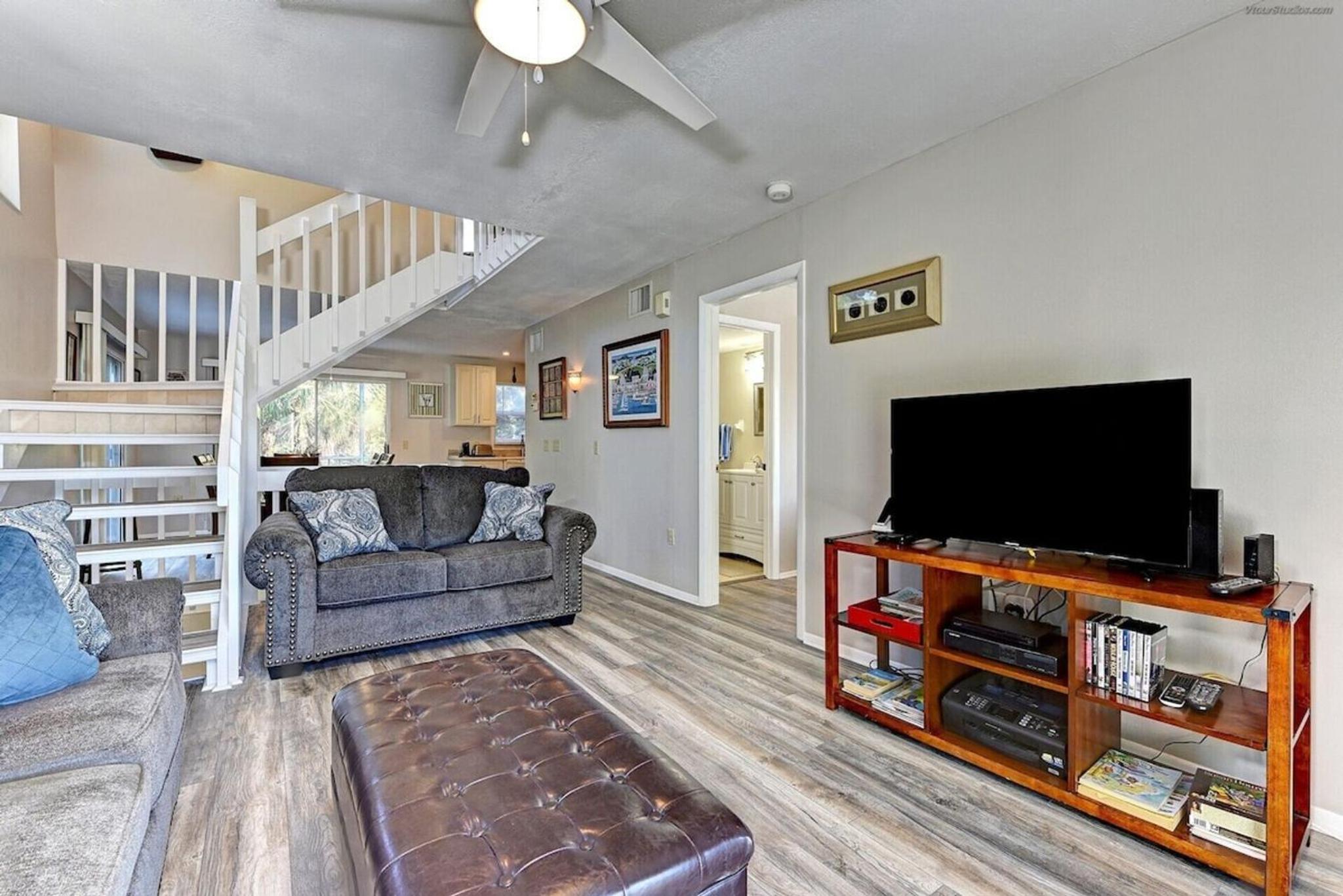 Beautiful 3 Bedroom 2 Bathroom Home Steps from the Beach