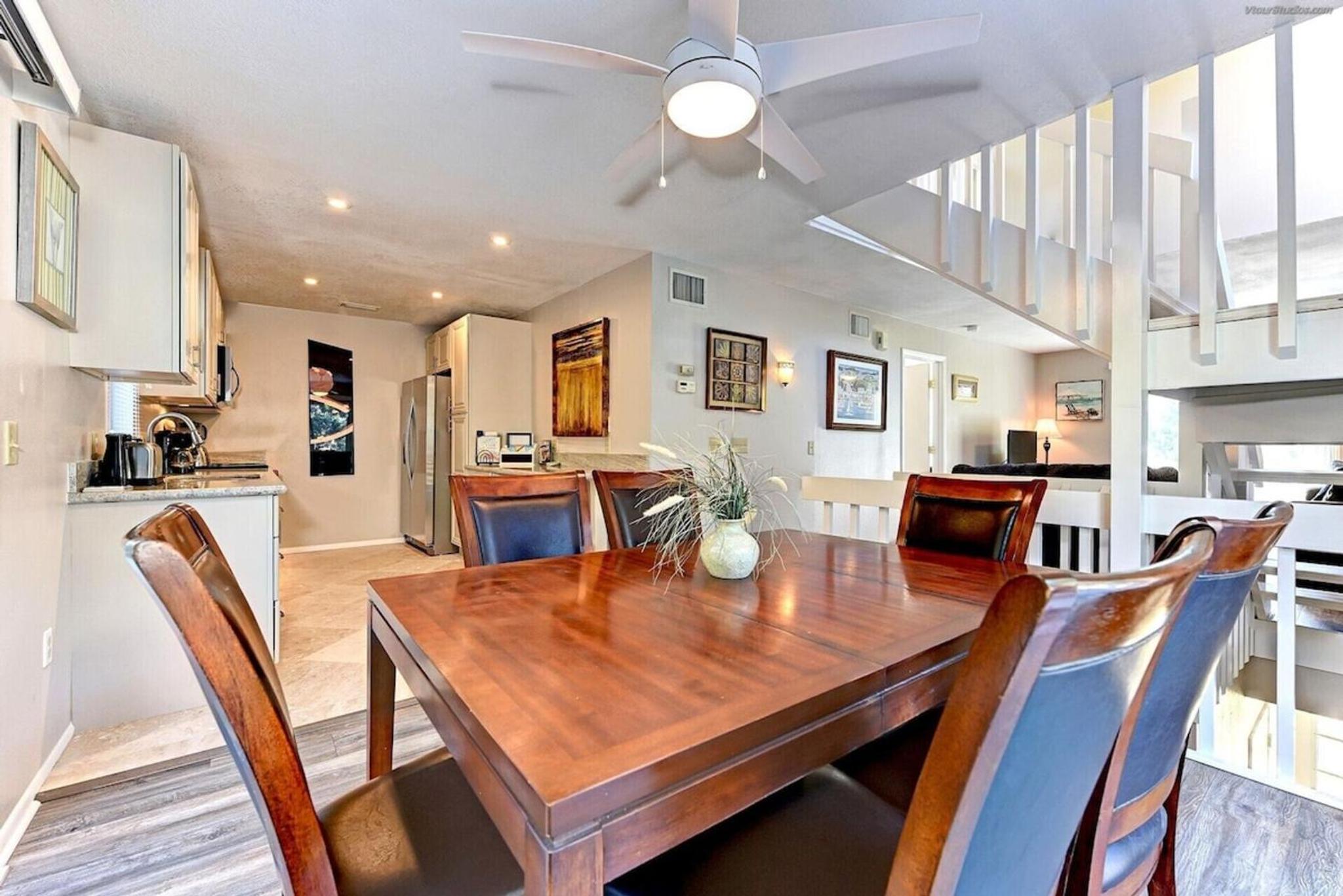 Beautiful 3 Bedroom 2 Bathroom Home Steps from the Beach