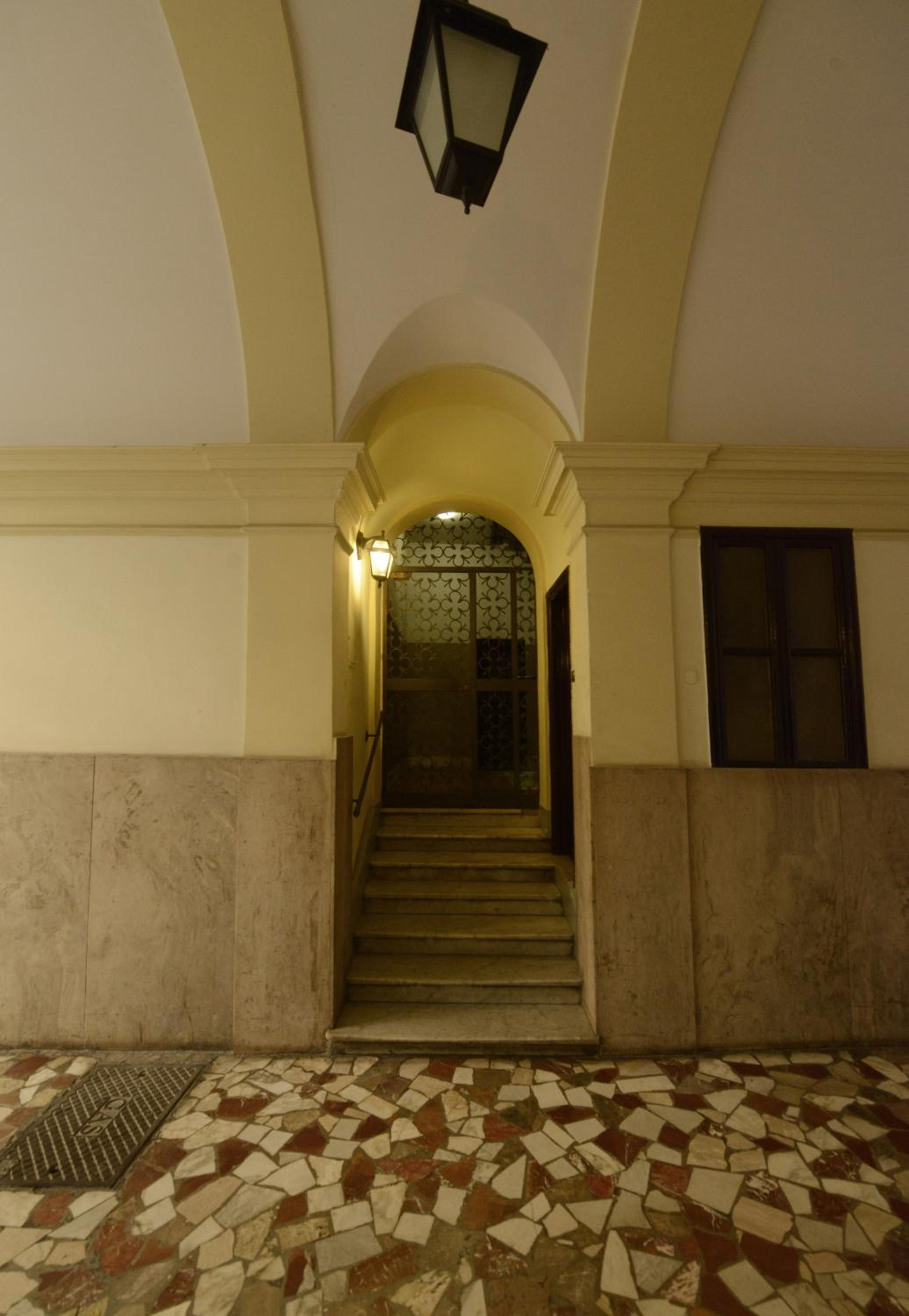 Via Montebello
