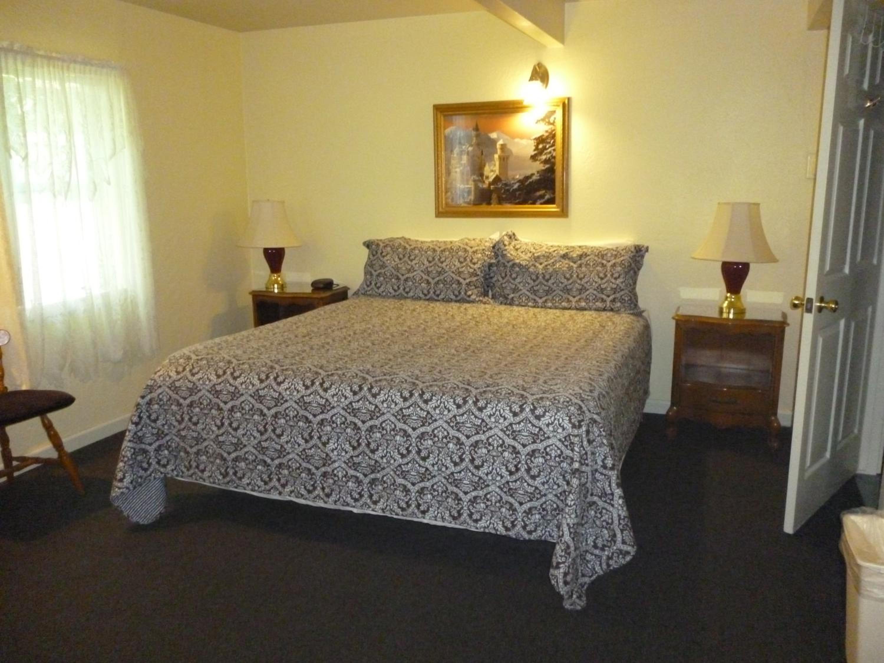 Harbor Inn