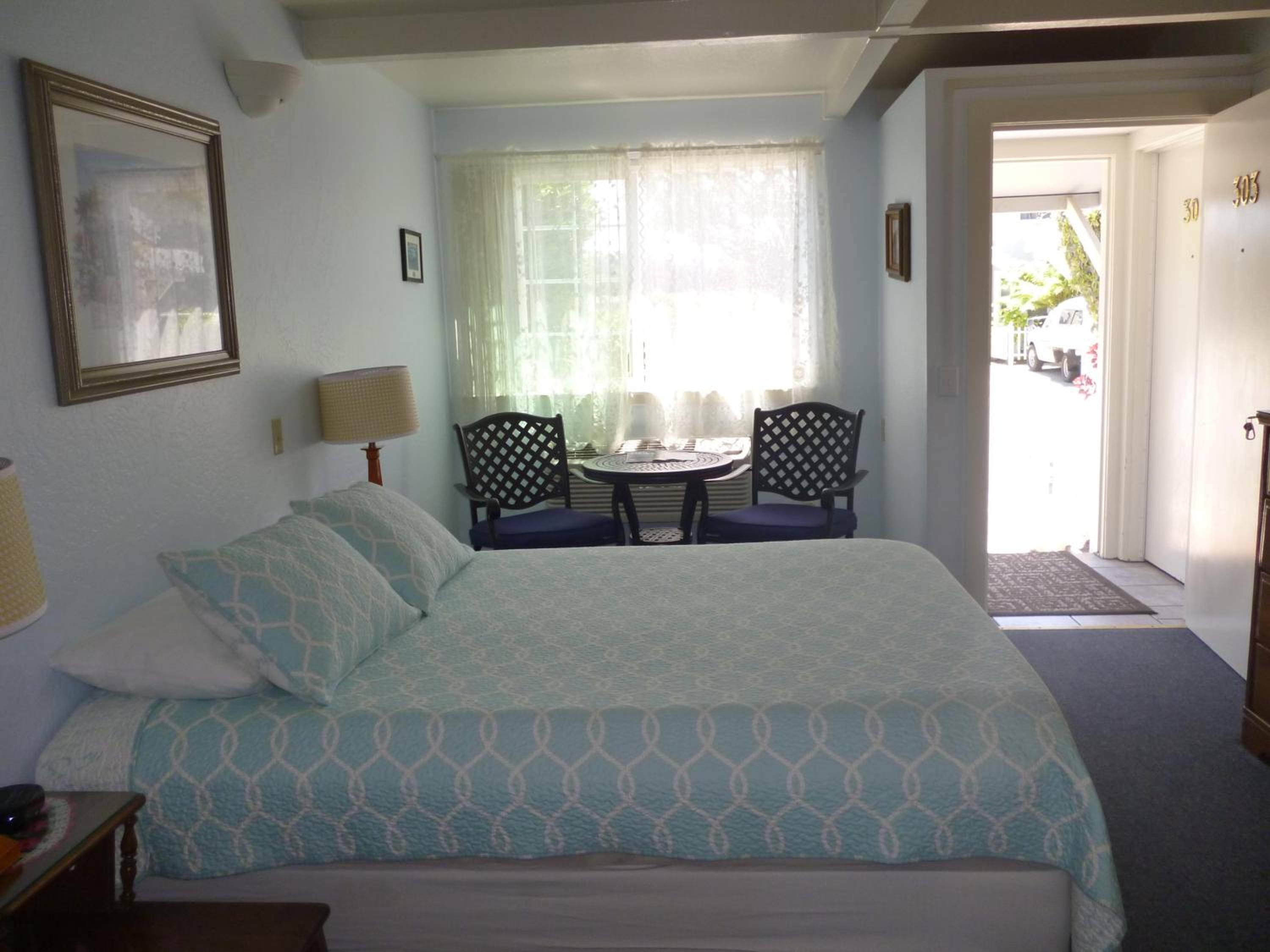 Harbor Inn