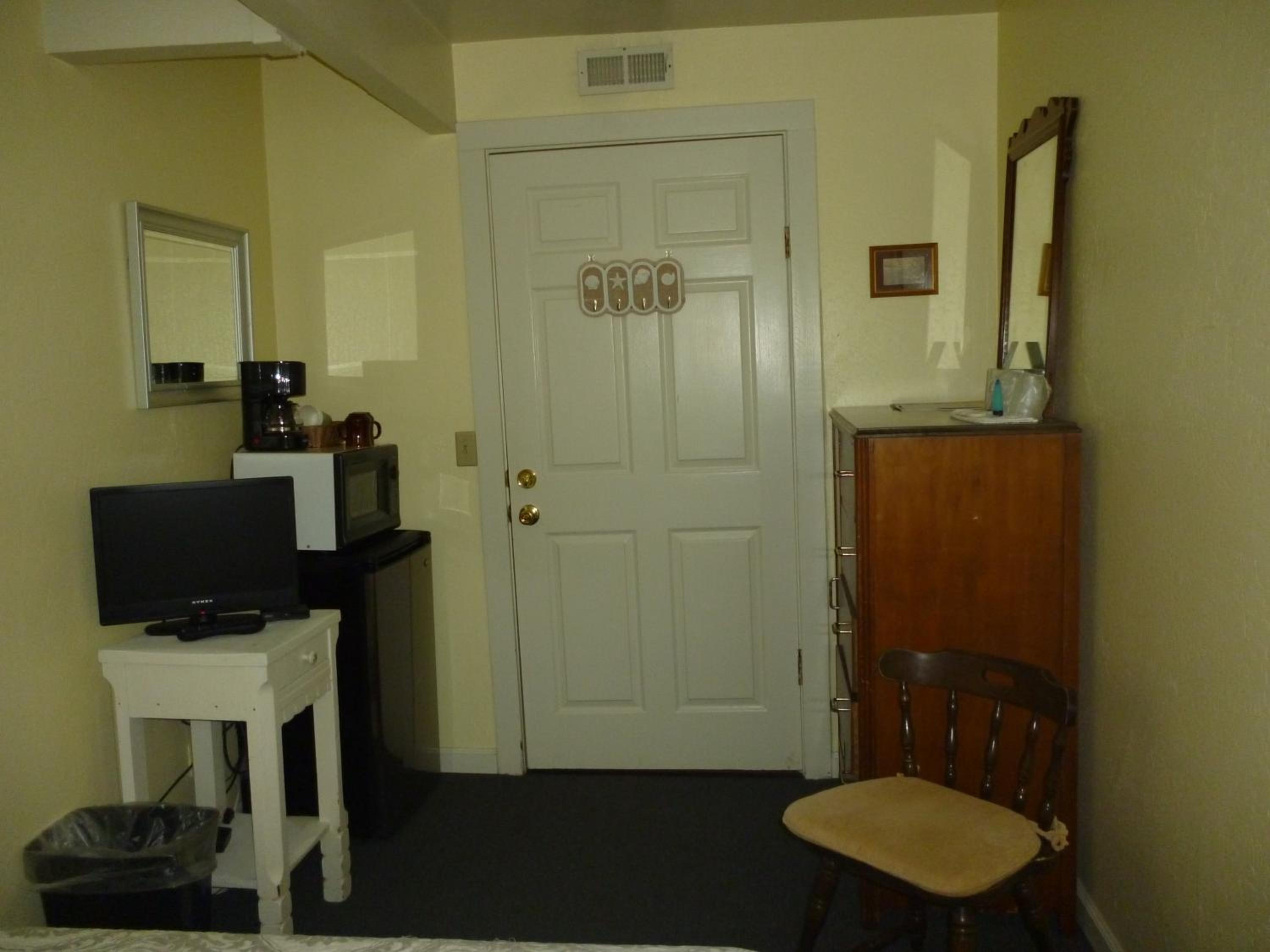 Harbor Inn