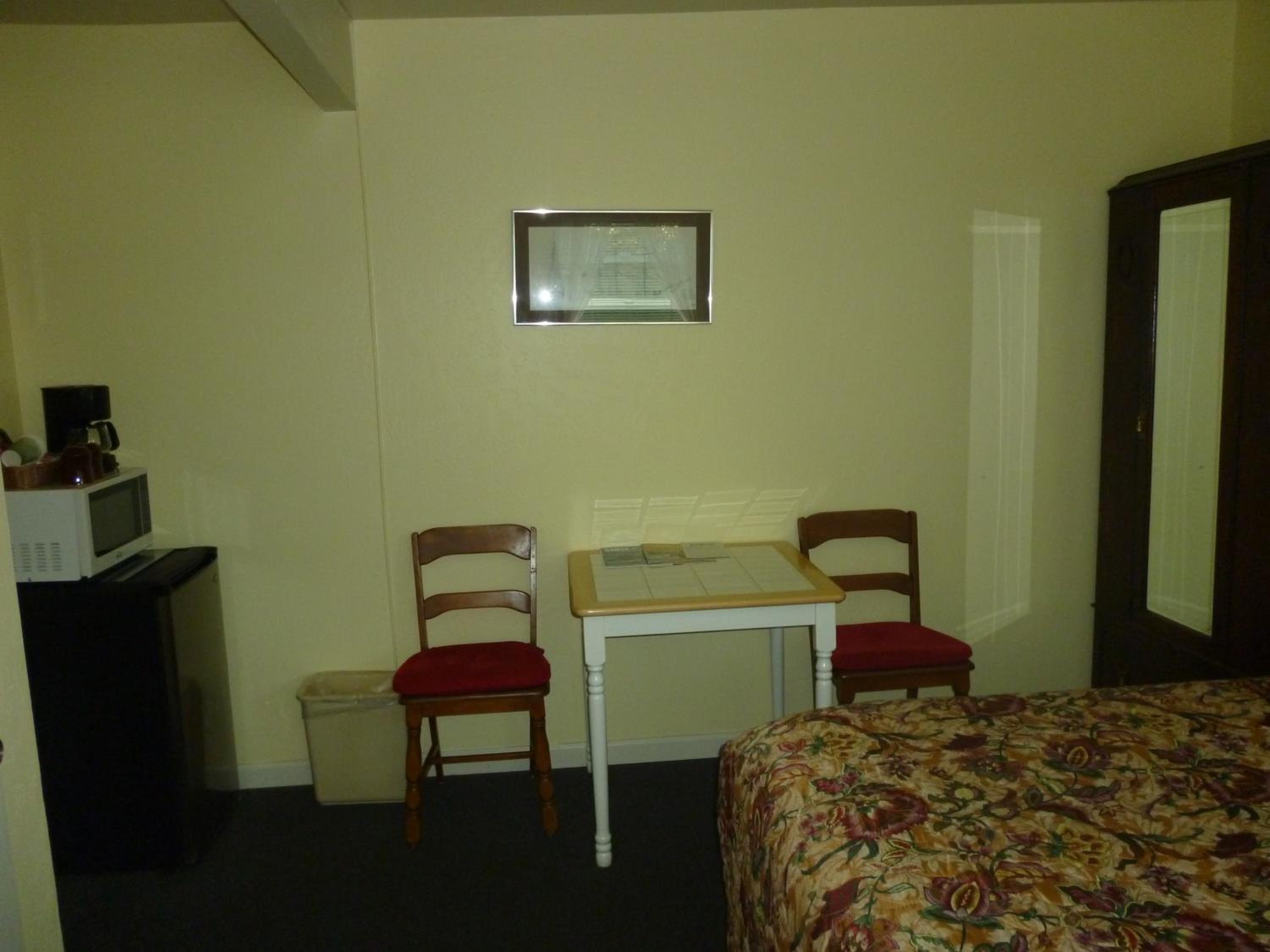 Harbor Inn